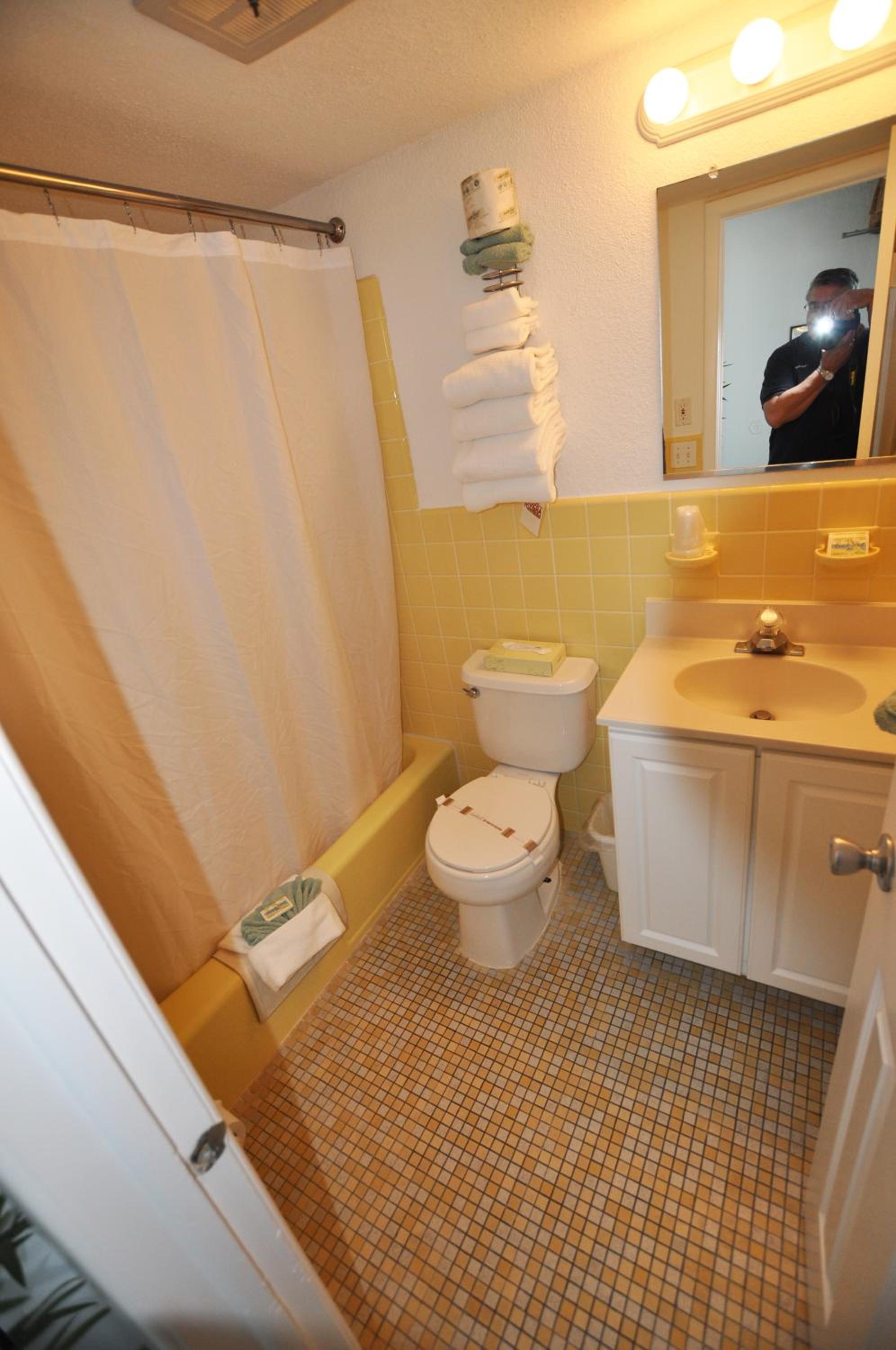 Riviera Resort & Suites