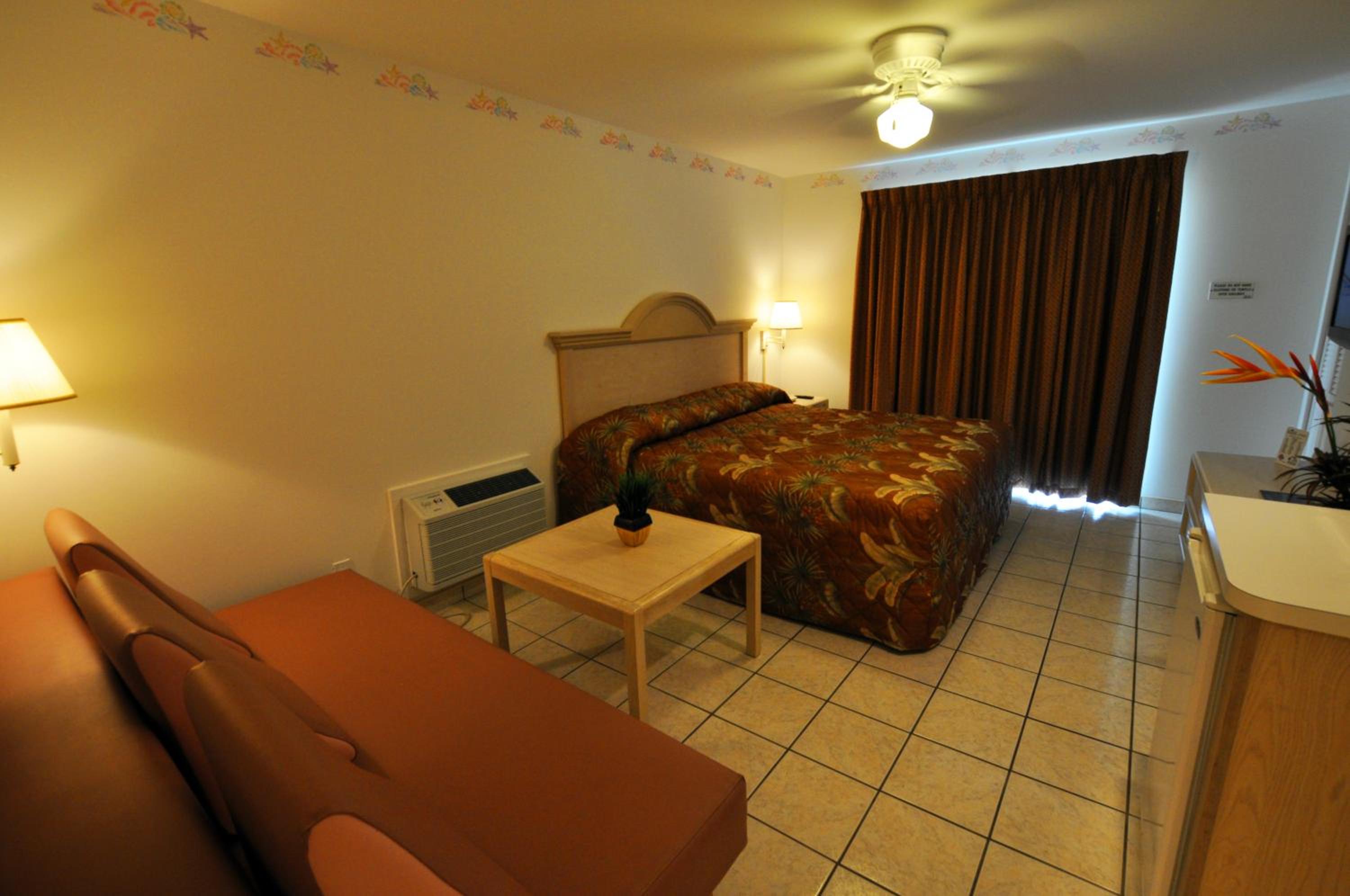 Riviera Resort & Suites