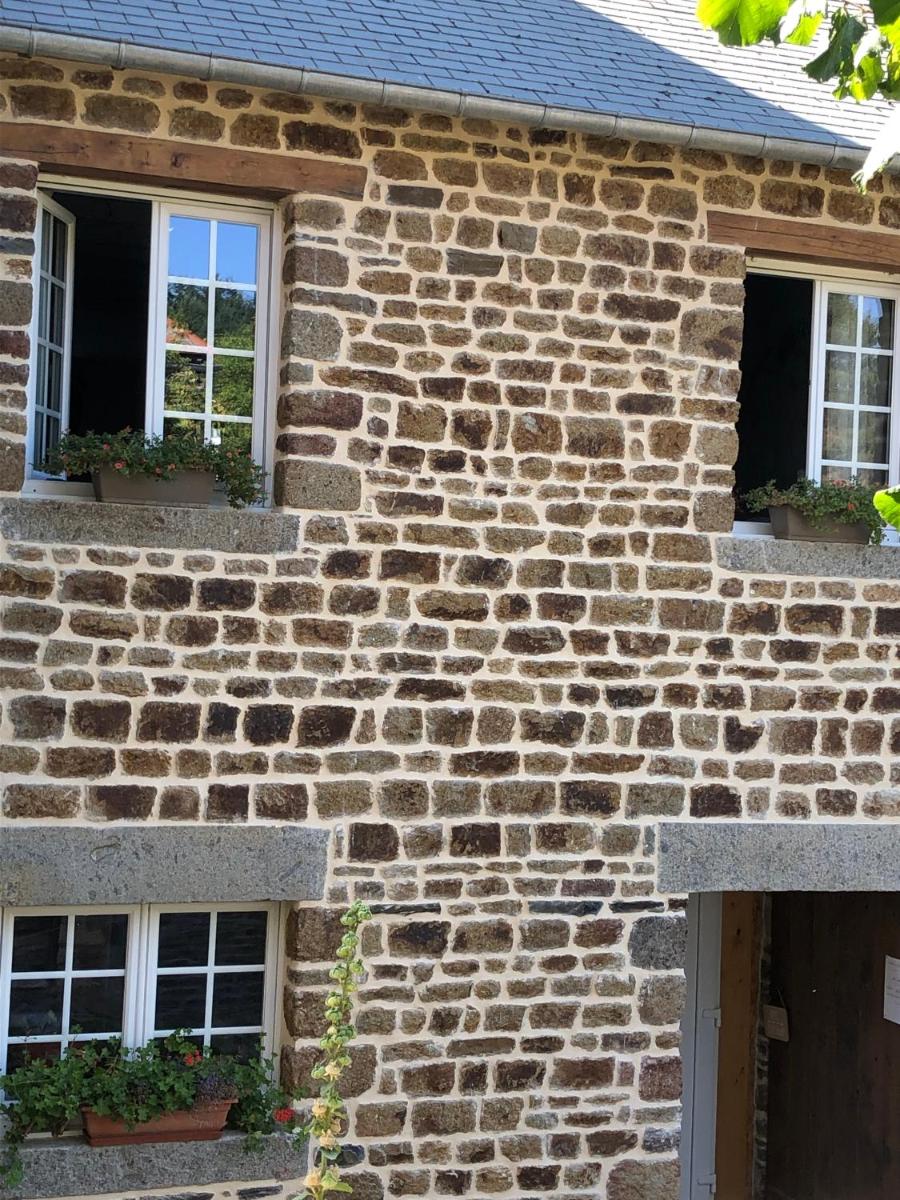 "La chambre des TISSERANDS" view 2