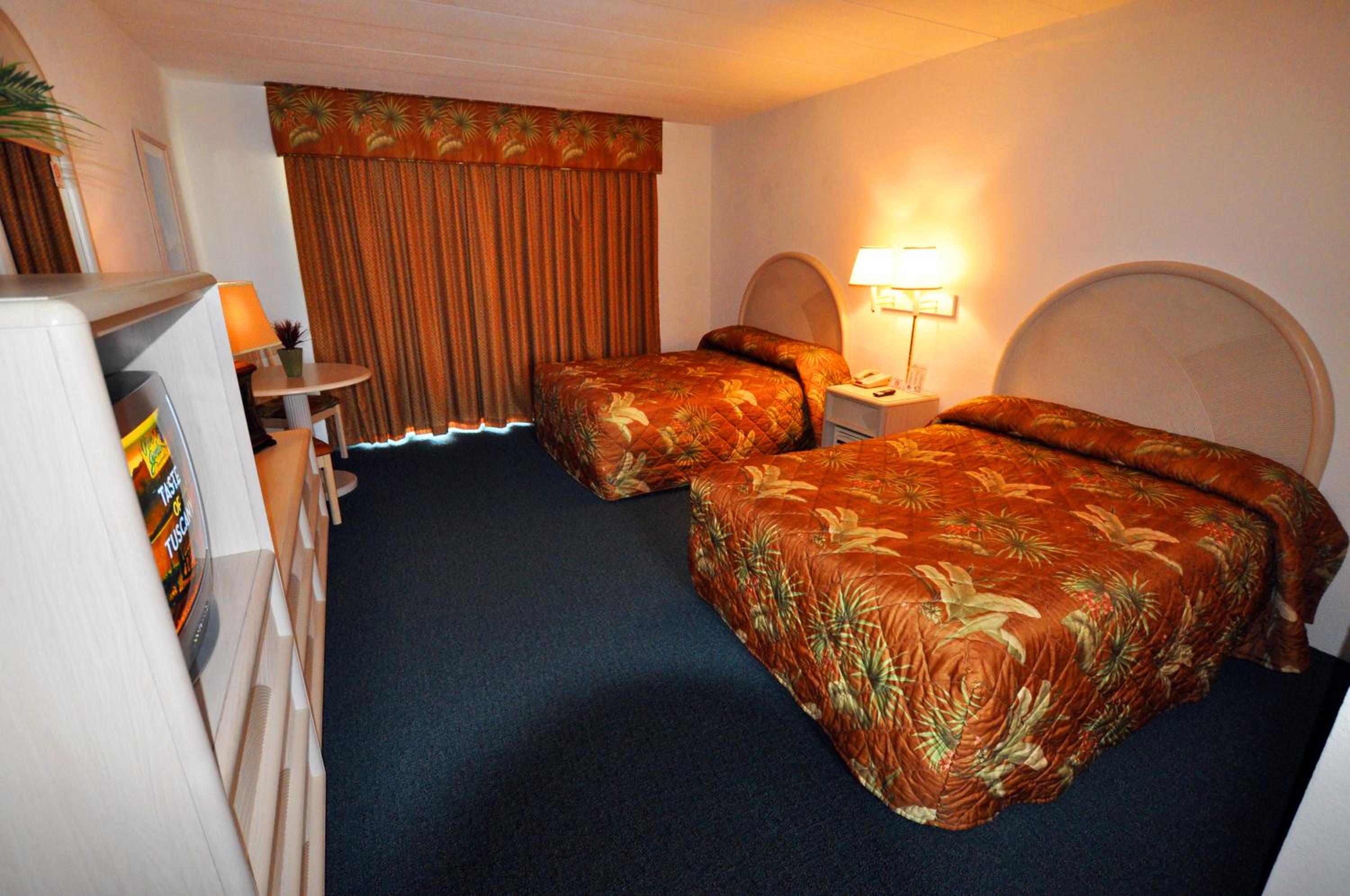 Riviera Resort & Suites
