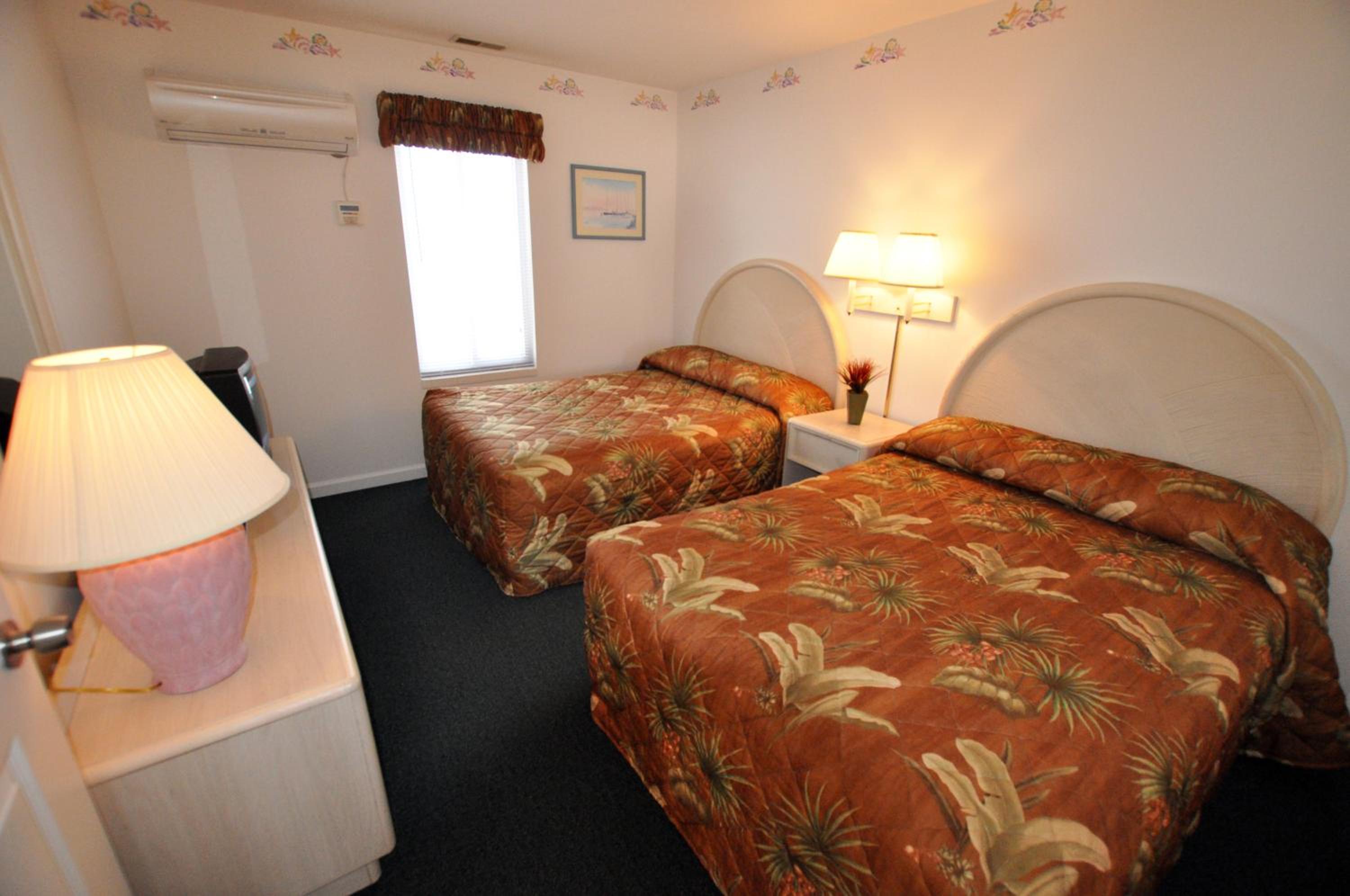 Riviera Resort & Suites