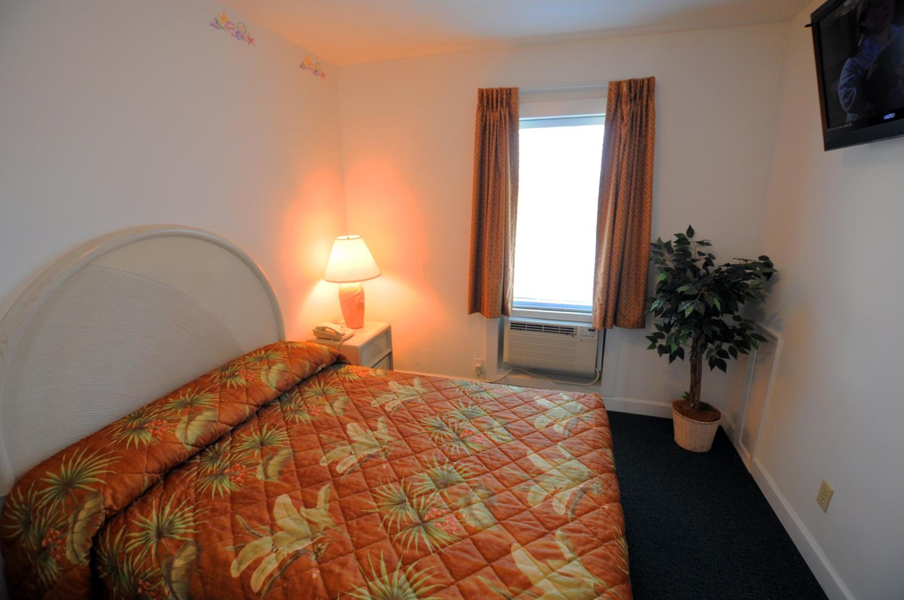 Riviera Resort & Suites
