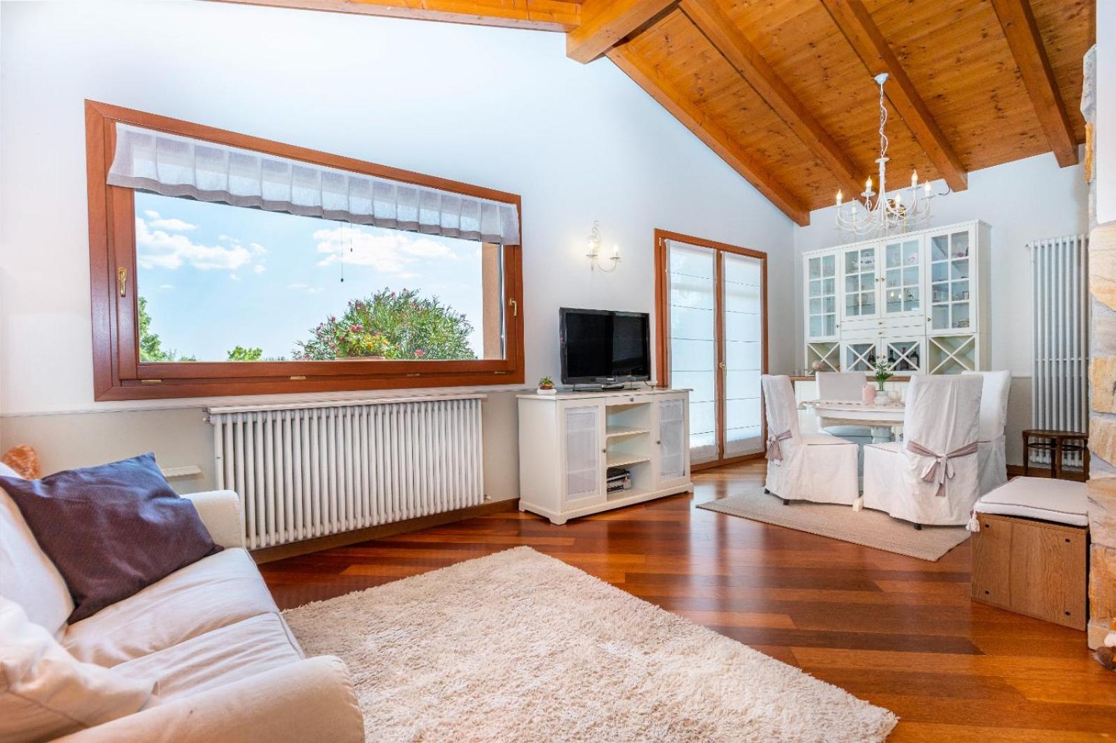 da Dede Cozy Apt with Terrace and Private parking! view 5