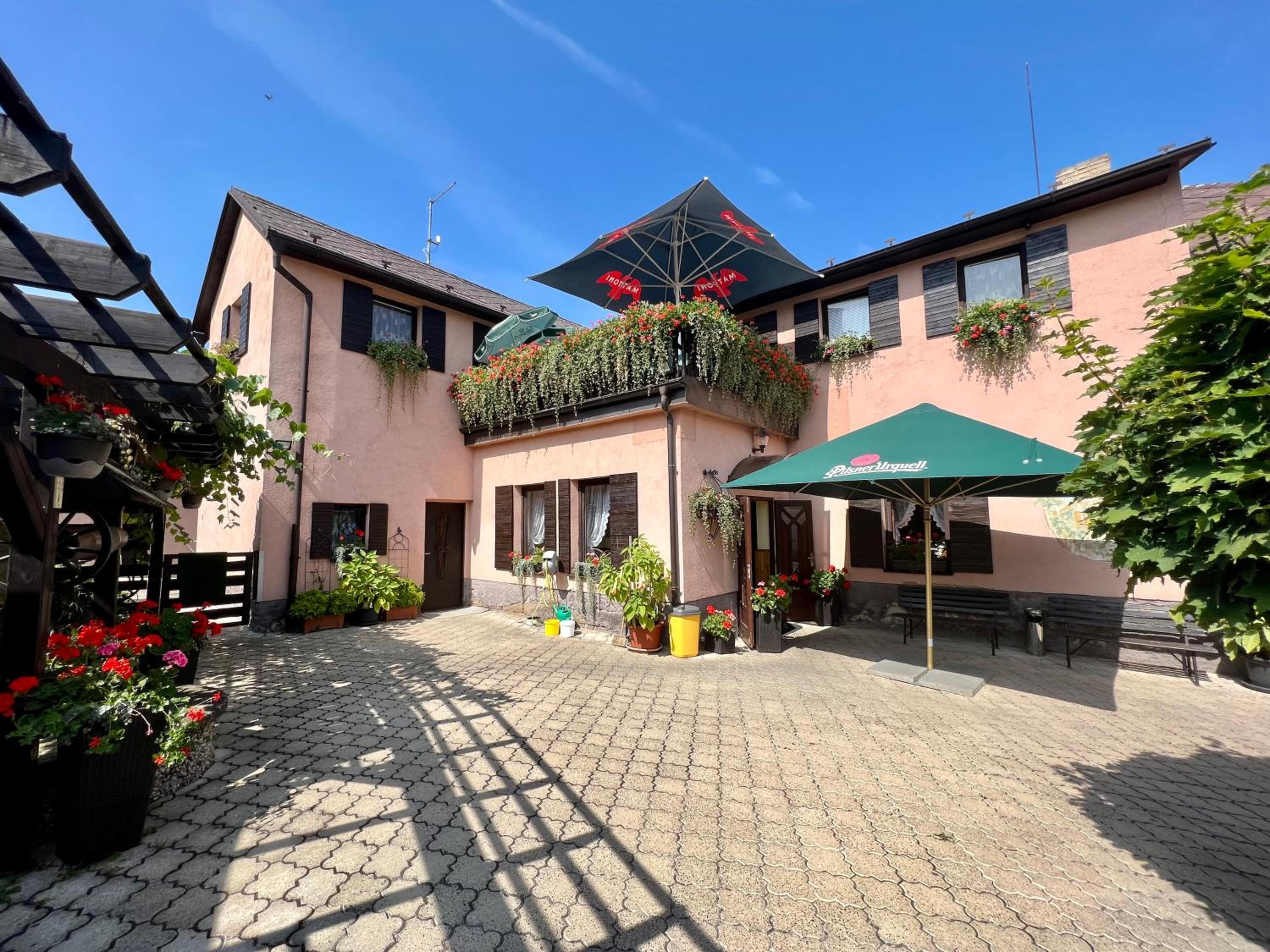 Restaurace a penzion Na Růžku