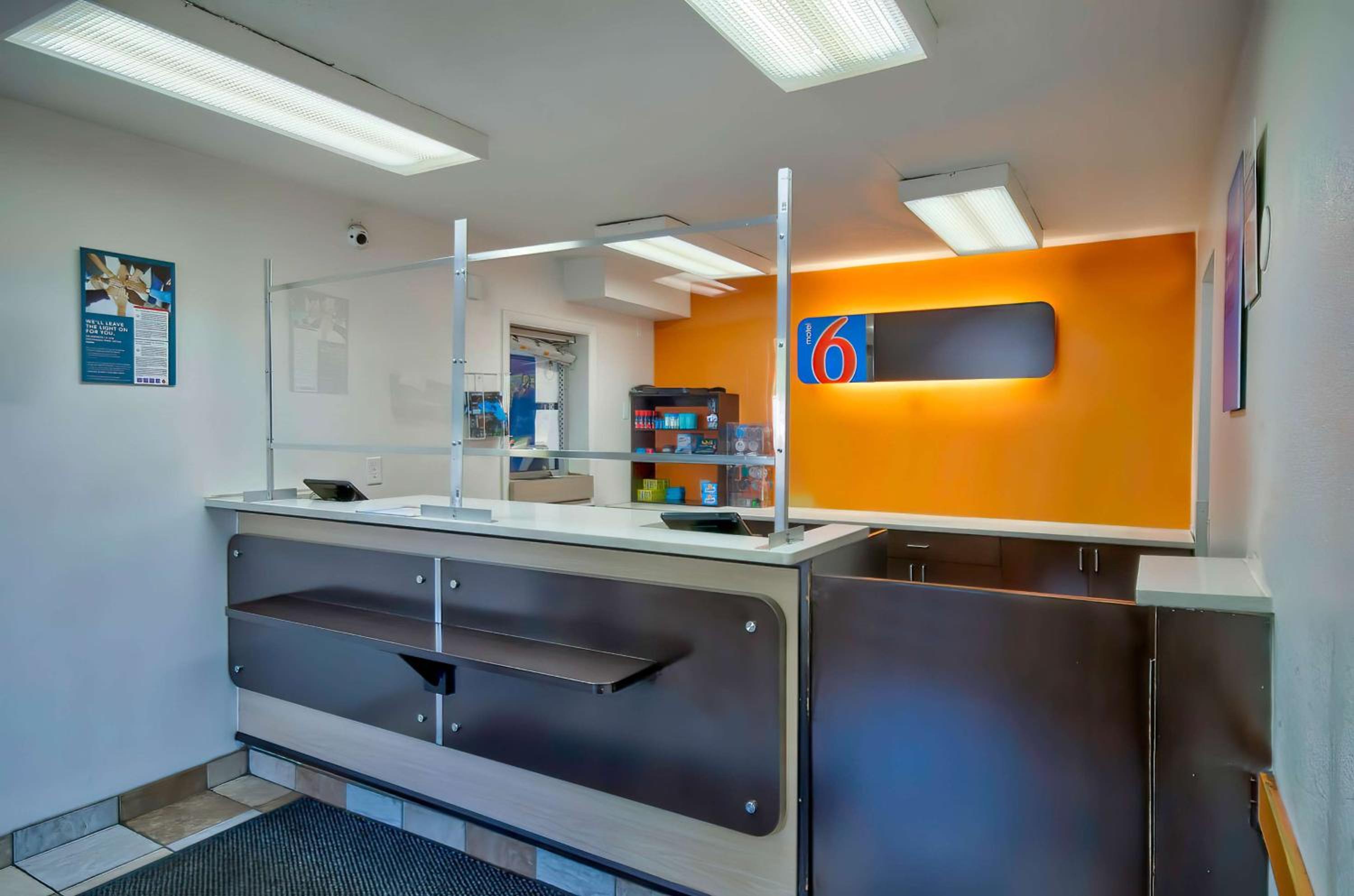 Motel 6-Warren, MI - Detroit East