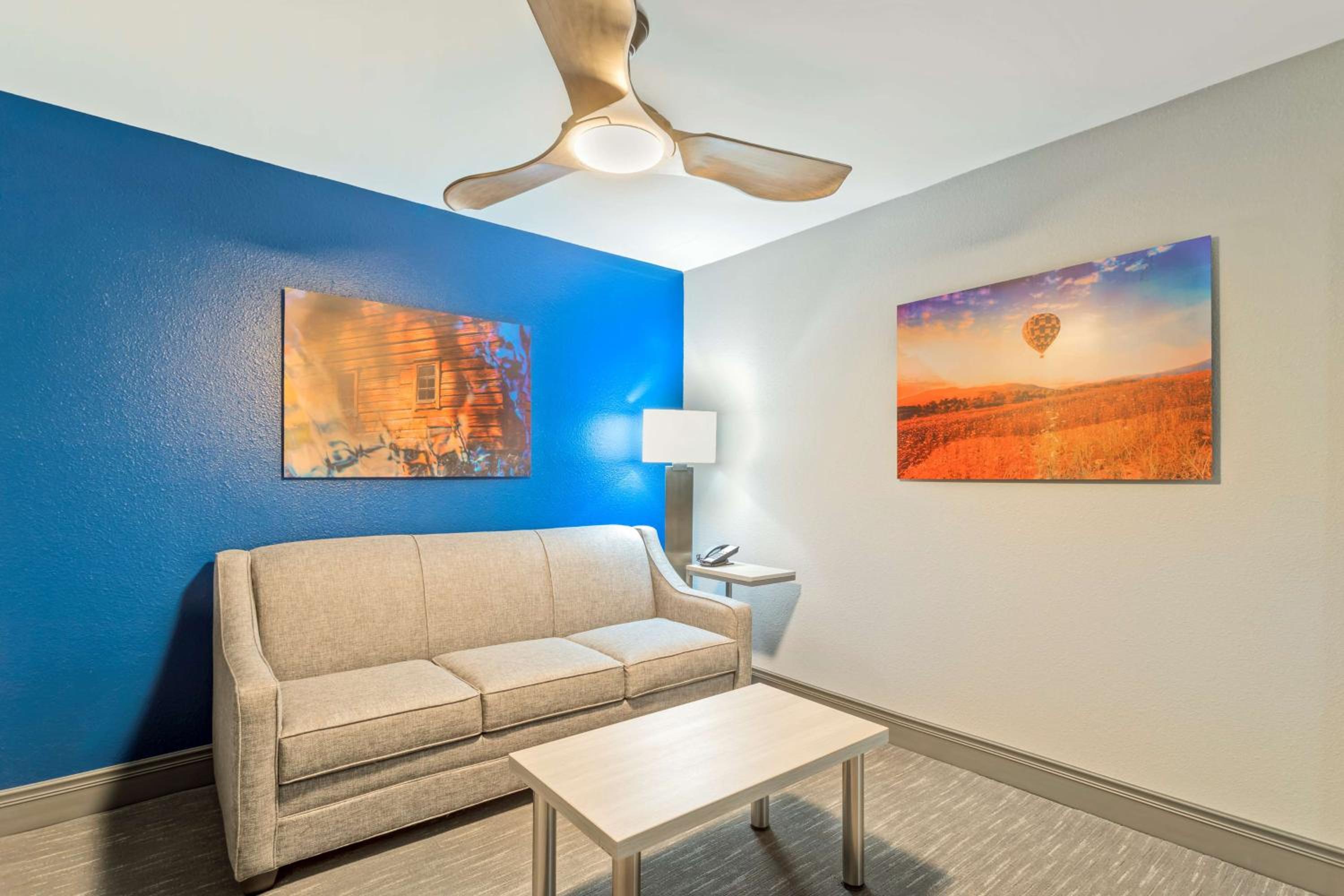Best Western Plus Cleveland Inn & Suites