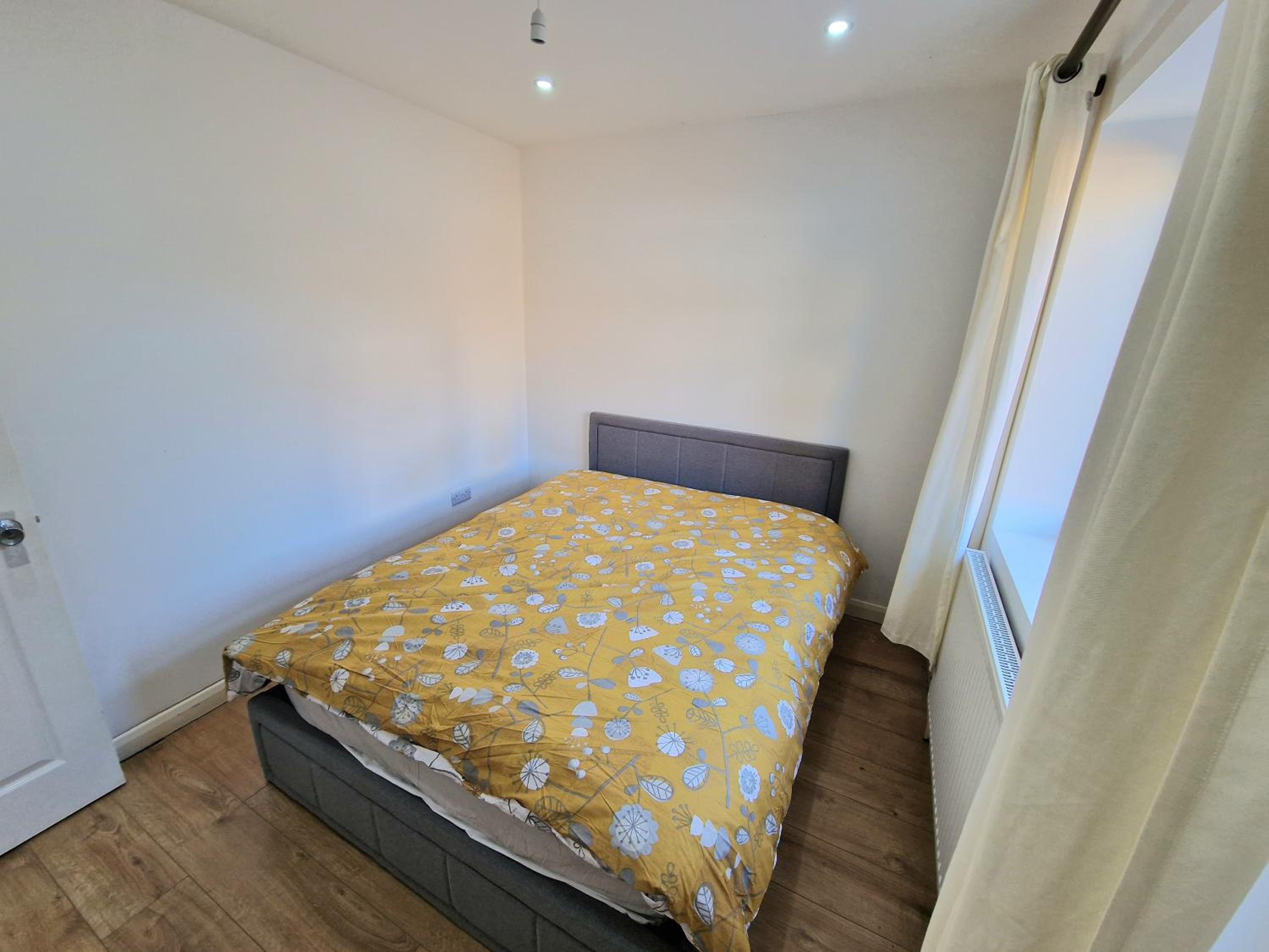 Mile End Budget Guesthouse view 3