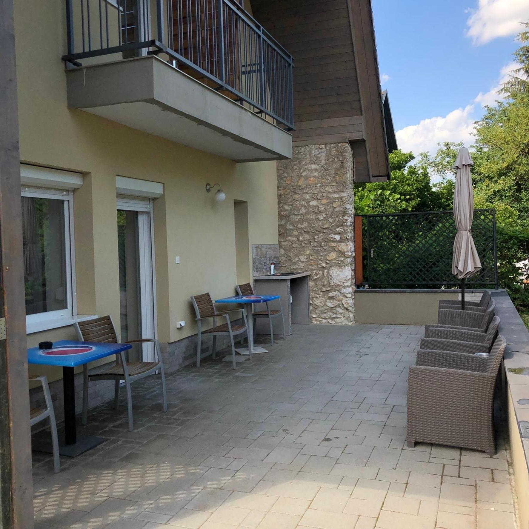 Juno Apartman Vendégház view 5