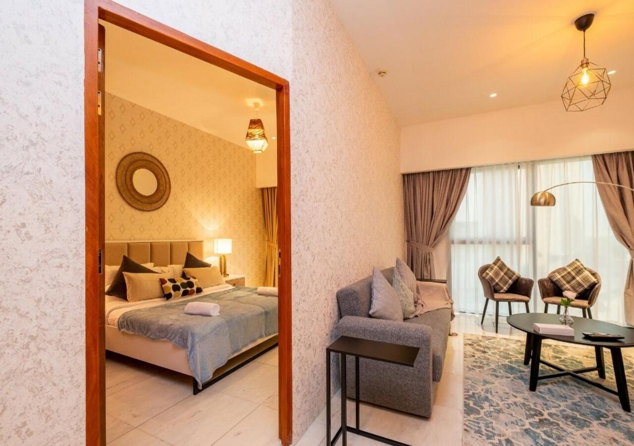 Hometown Apartments - Cosy 1 Br Apartment with Brand New Furniture in DIFC