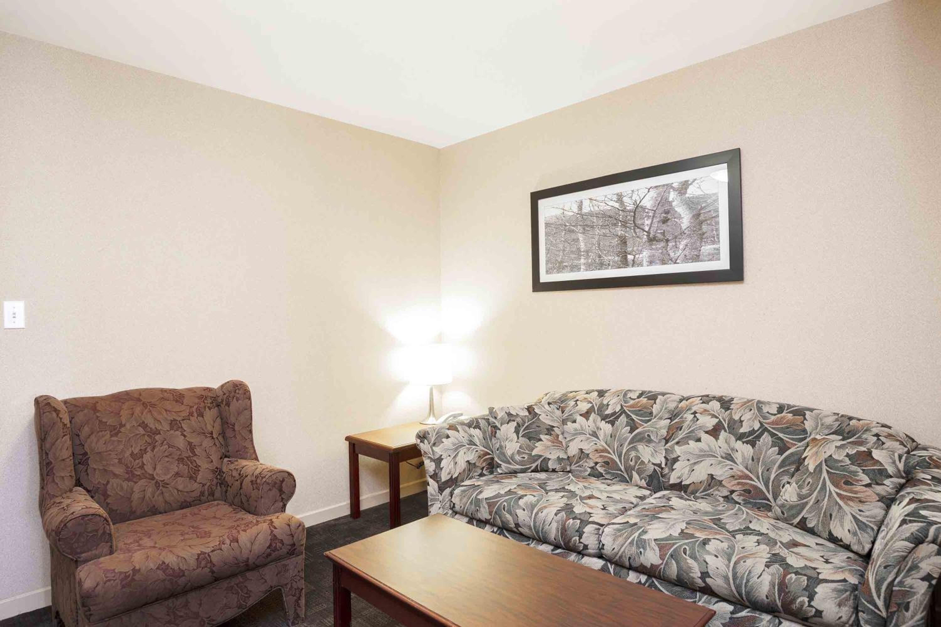 Quesnel Vacations - Sandman Hotel Quesnel - Property Image 10