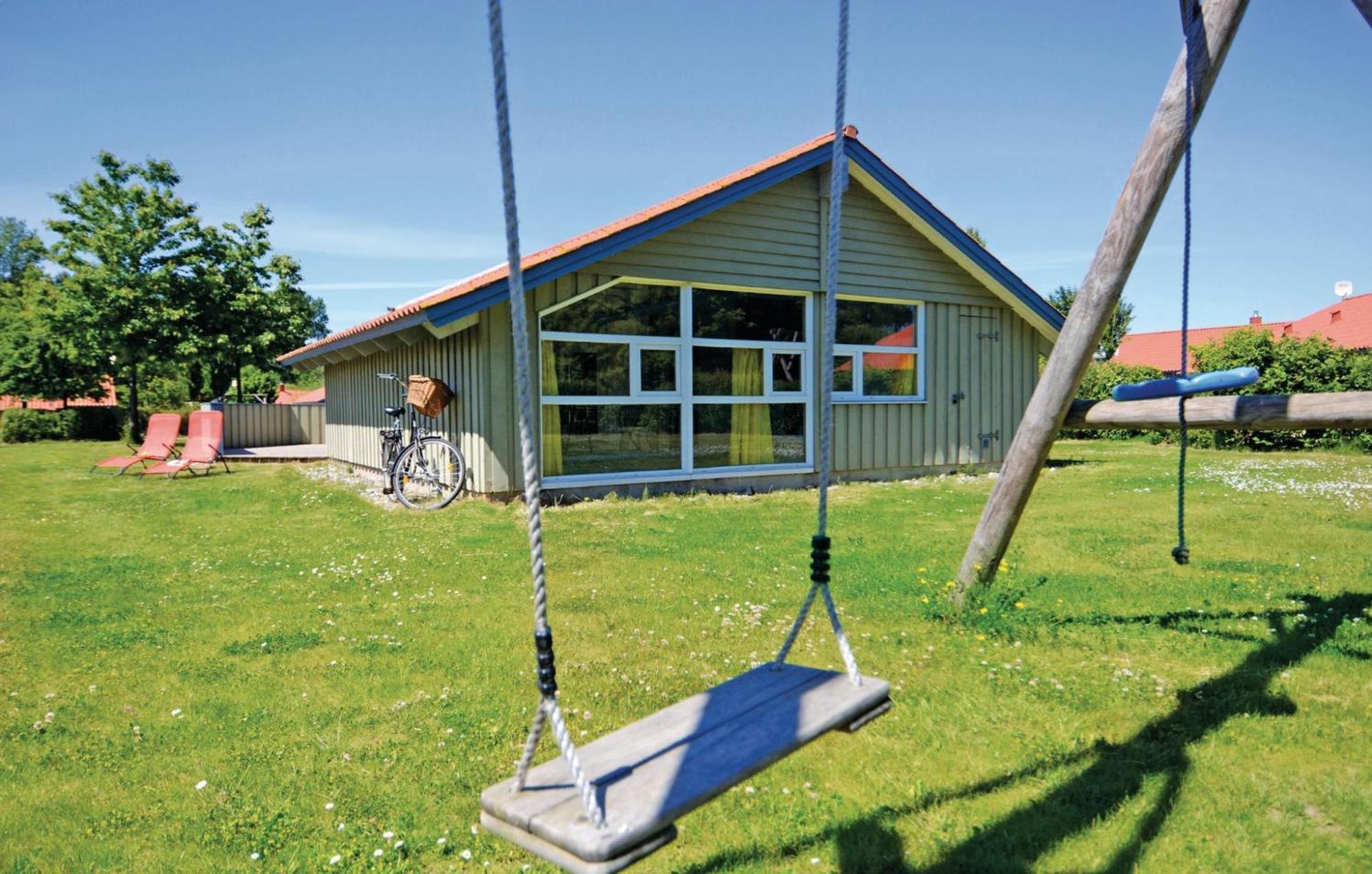 Kranich Ferienhäuser mit Innenpool