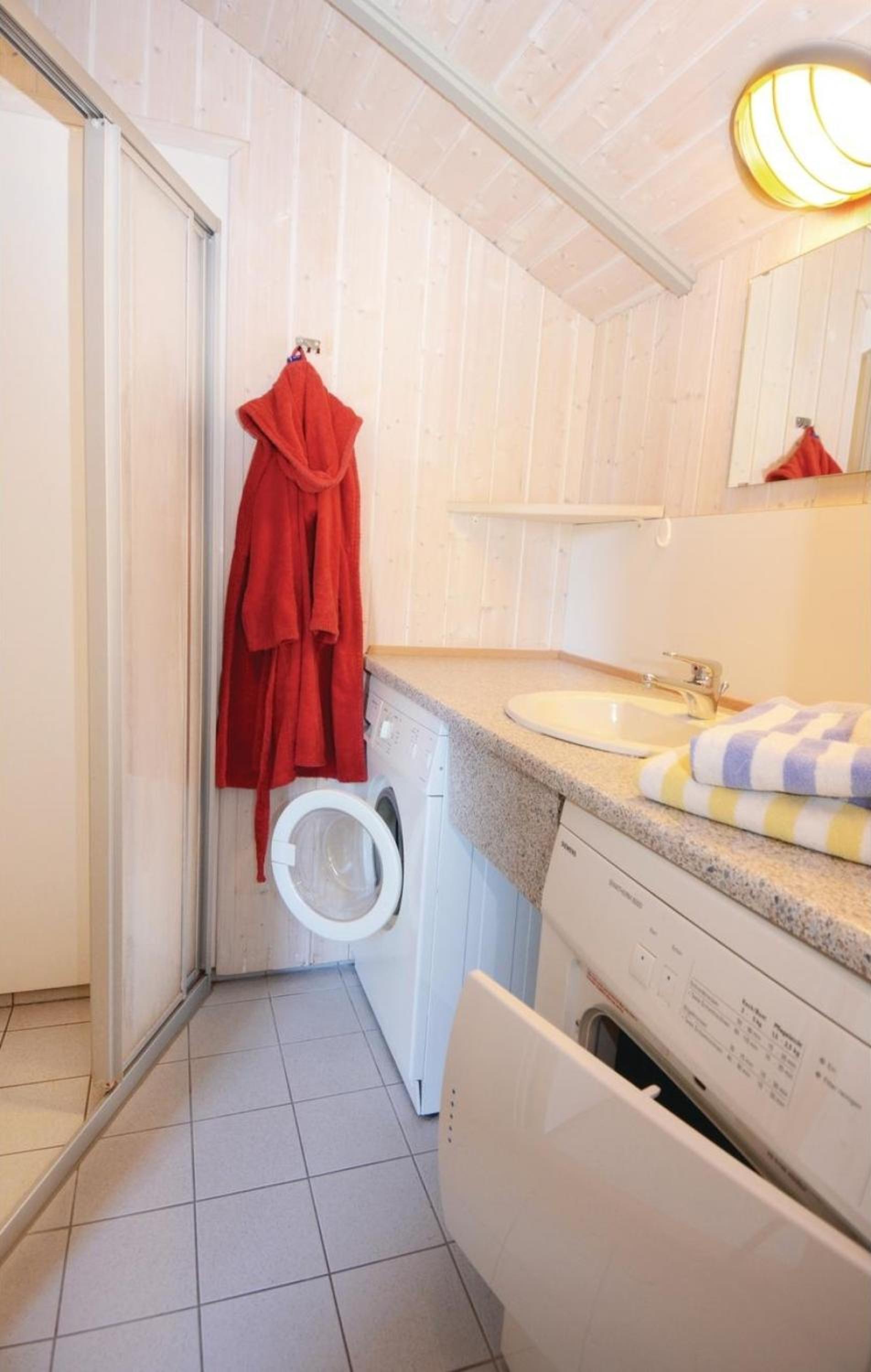 Kranich Ferienhäuser mit Innenpool