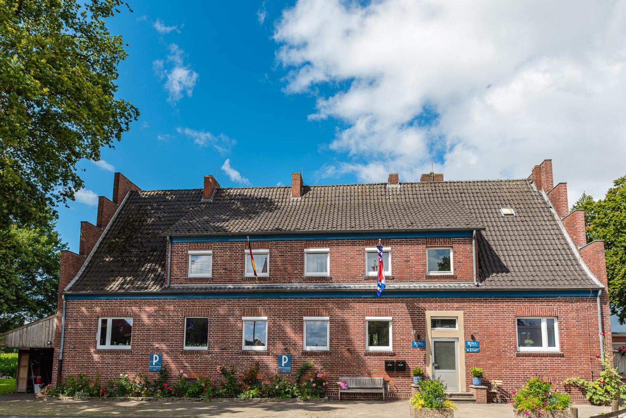 ZOLLHOES Zoek de grens op!