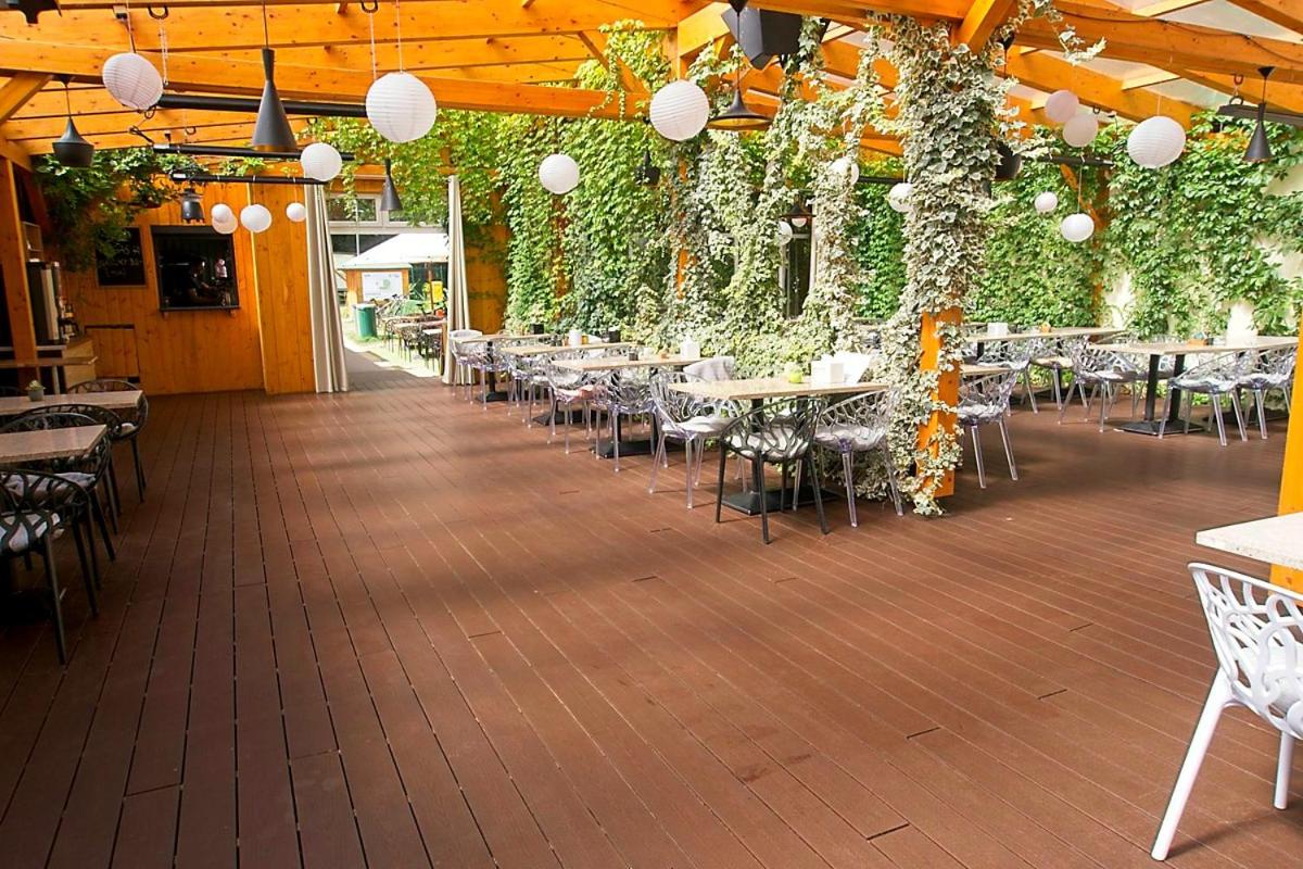 Obora resort