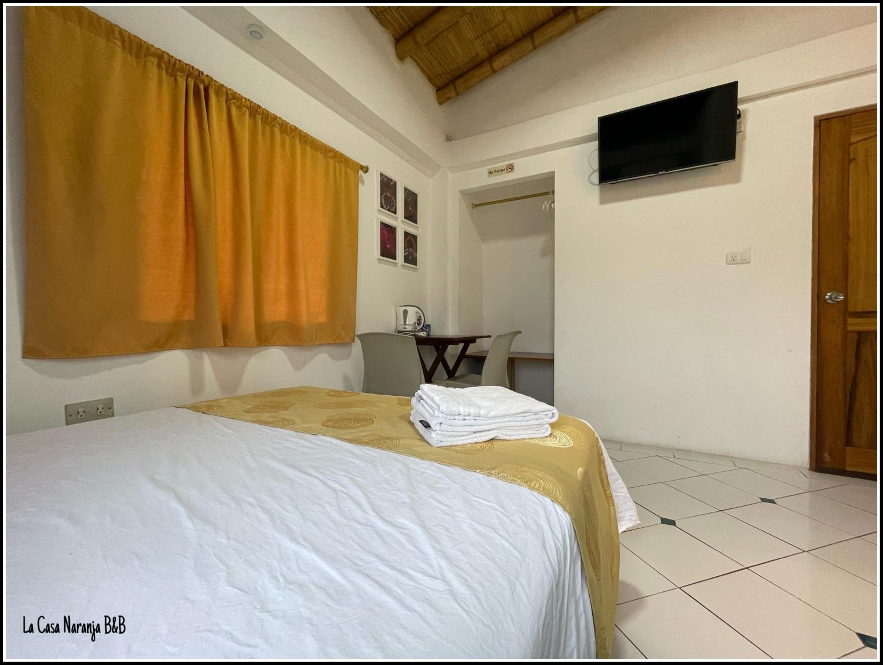 La Casa Naranja Hostal