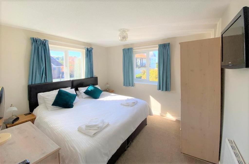 Cliff Court Apartments