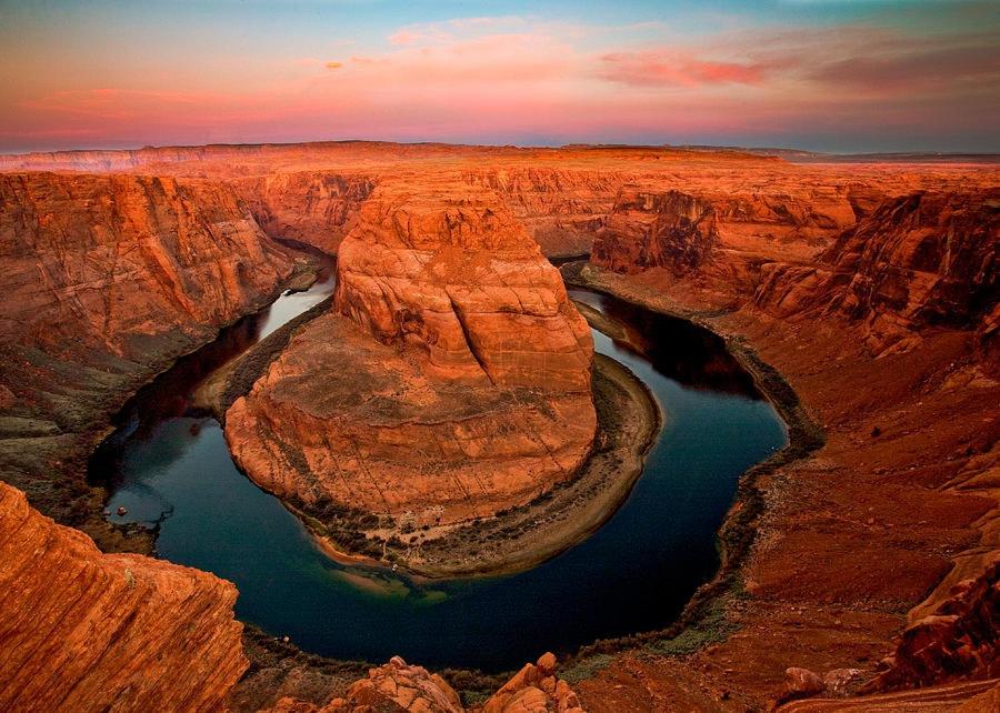 HorseshoeBendHouse is Close to canyons Renovated recently with boat parking