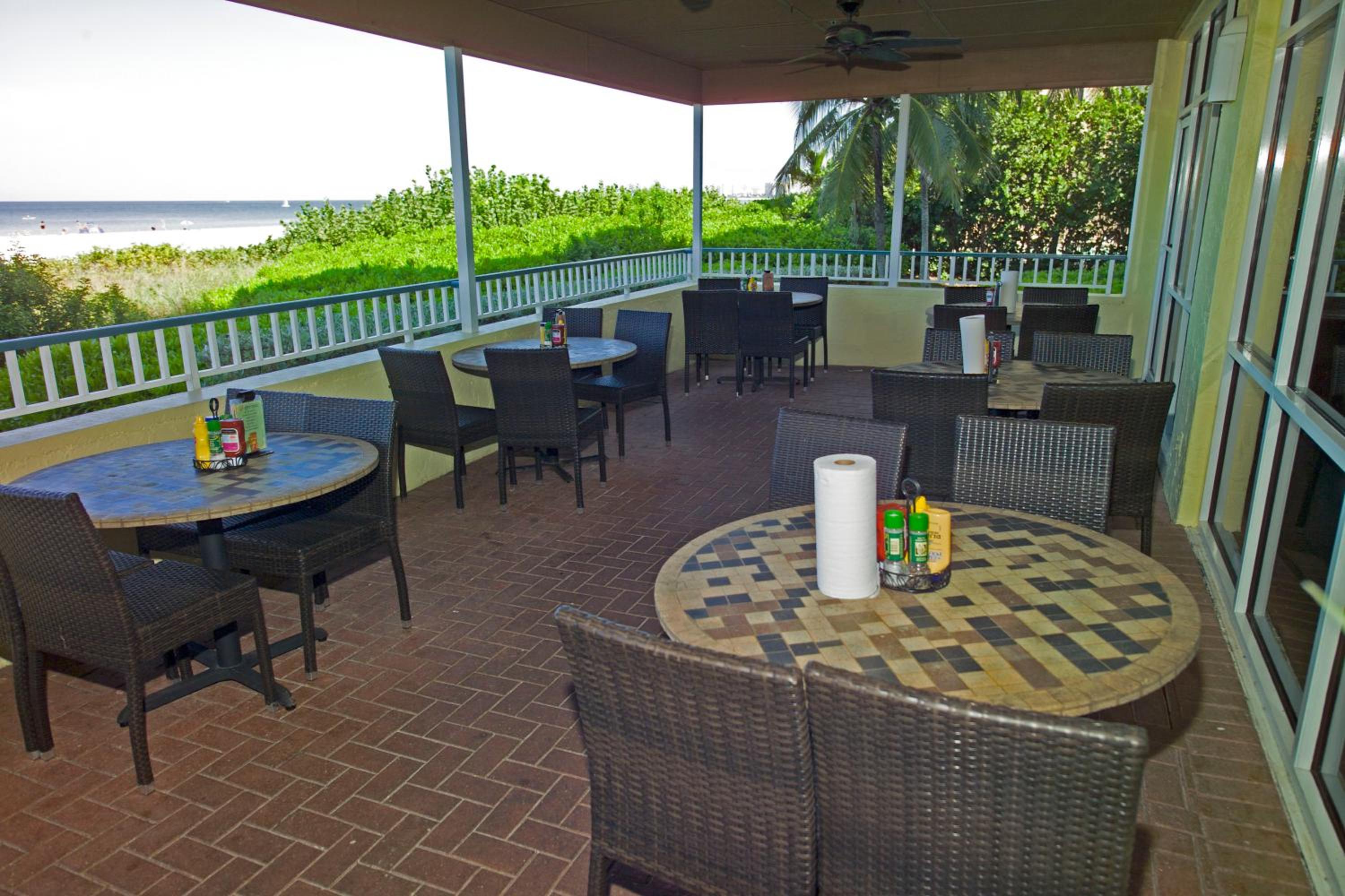 Beachfront Living at the Apollo I On-Site Sunset Grille Tiki/Restaurant