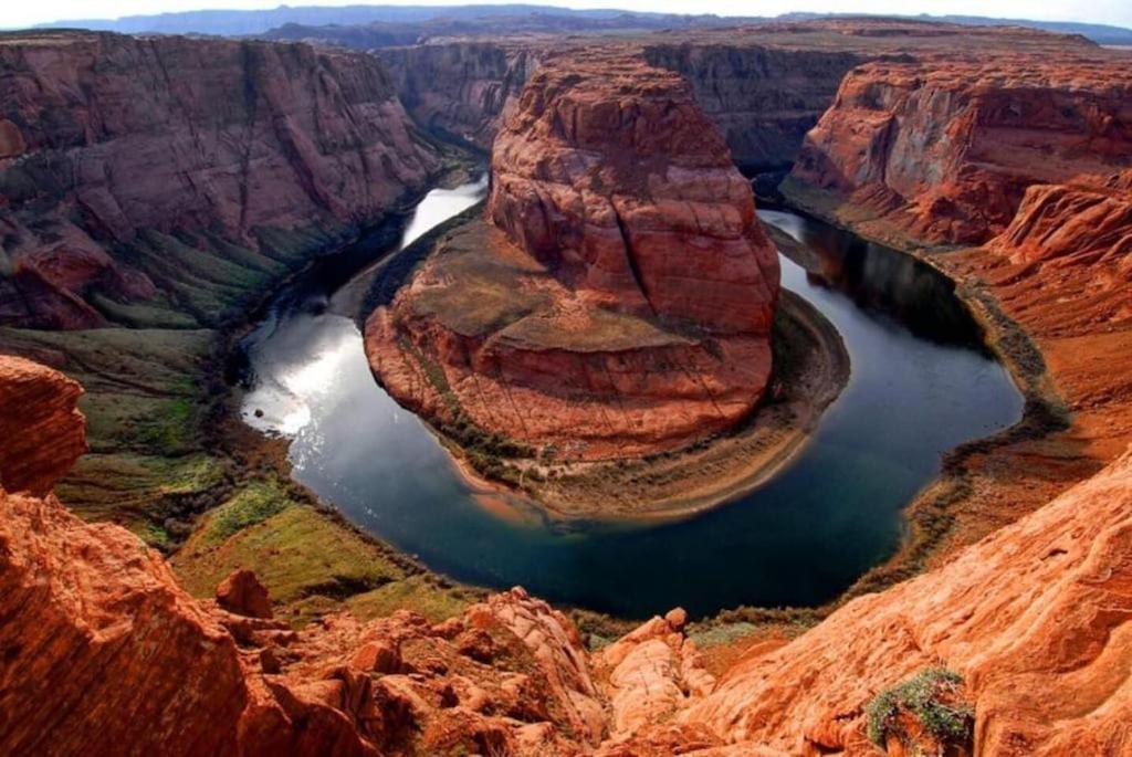 HorseshoeBendHouse is Close to canyons Renovated recently with boat parking