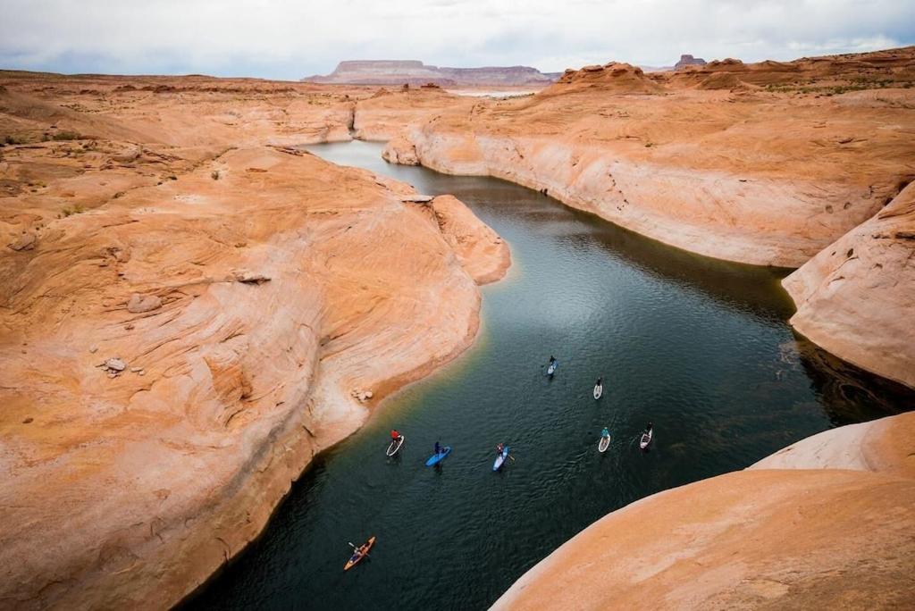 HorseshoeBendHouse is Close to canyons Renovated recently with boat parking