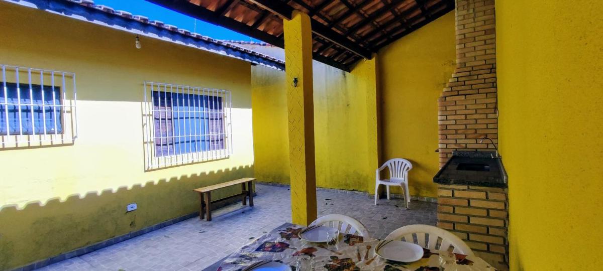 Casa com Amplo Quintal, Netflix, 5 minutos de carro da Praia
