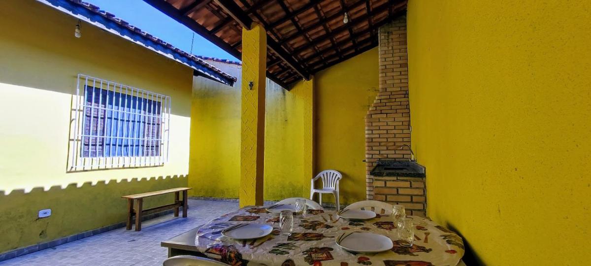 Casa com Amplo Quintal, Netflix, 5 minutos de carro da Praia