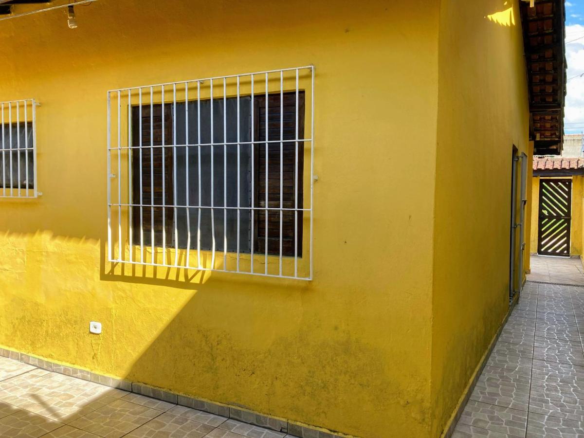 Casa com Amplo Quintal, Netflix, 5 minutos de carro da Praia