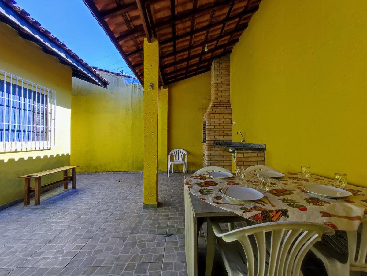 Casa com Amplo Quintal, Netflix, 5 minutos de carro da Praia