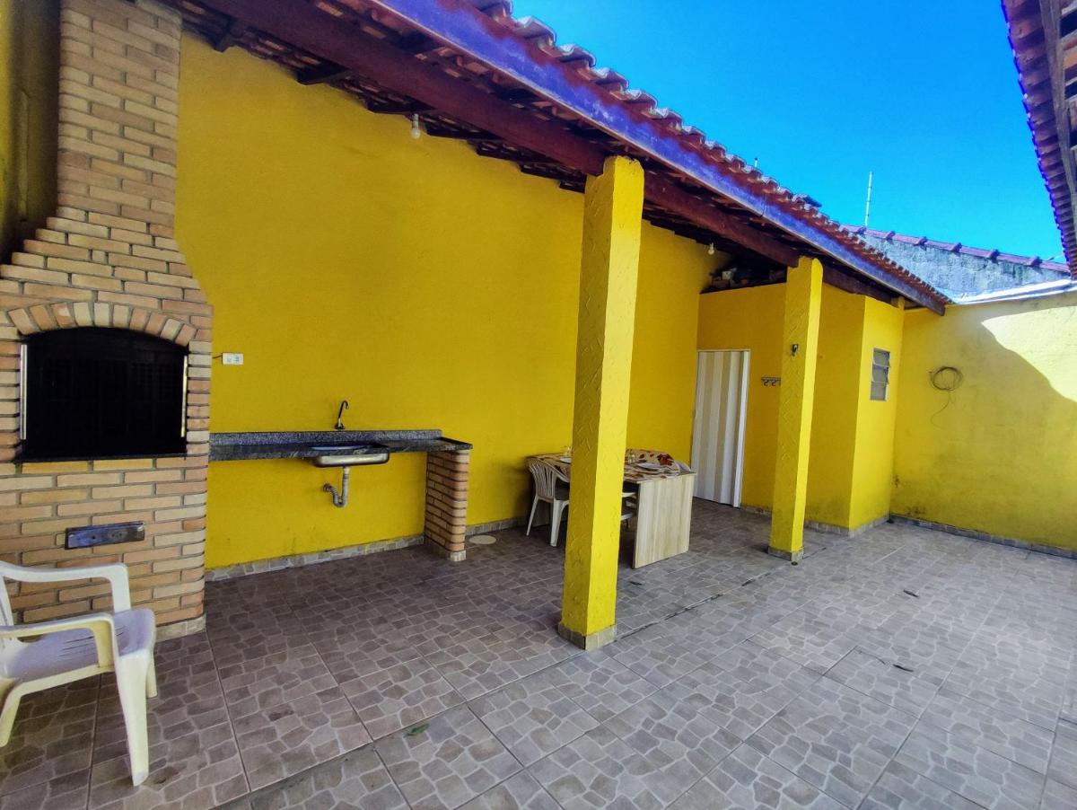 Casa com Amplo Quintal, Netflix, 5 minutos de carro da Praia