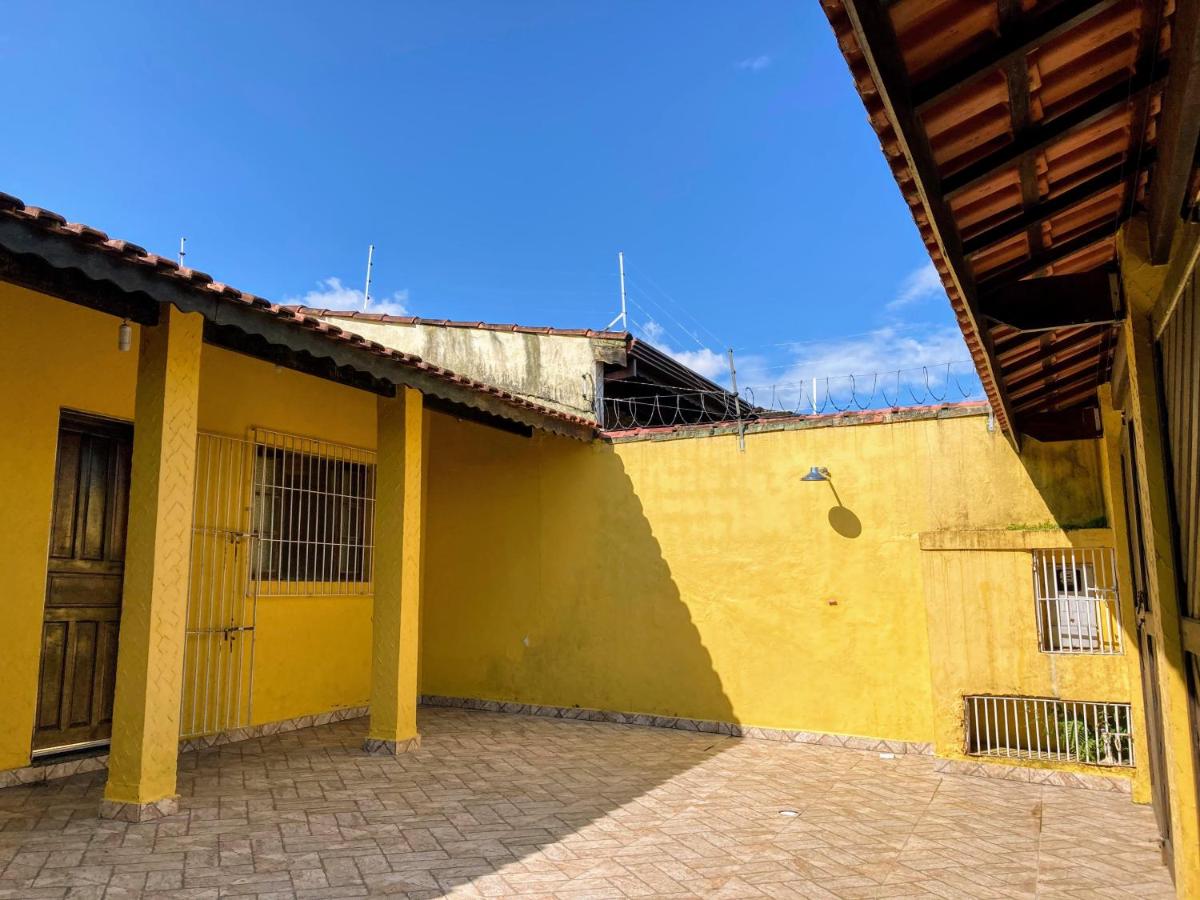Casa com Amplo Quintal, Netflix, 5 minutos de carro da Praia