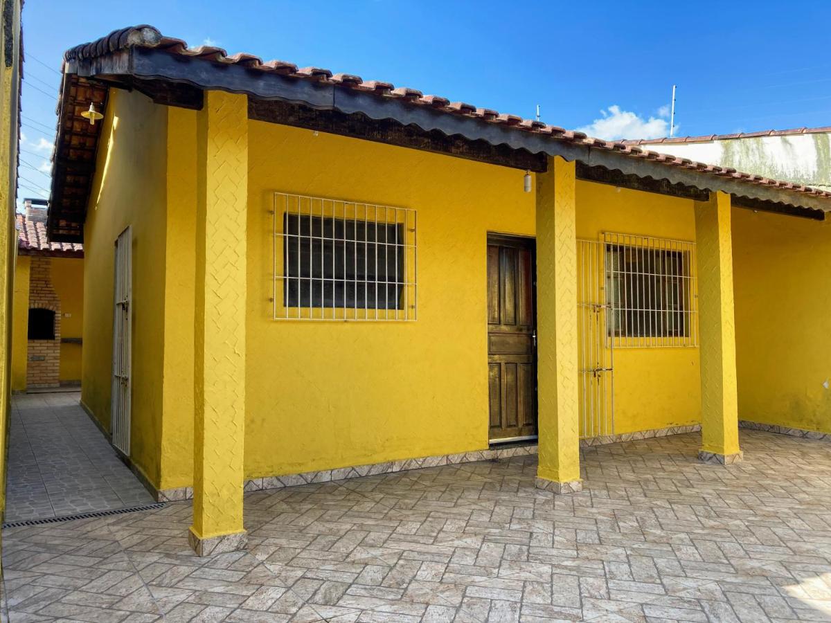 Casa com Amplo Quintal, Netflix, 5 minutos de carro da Praia