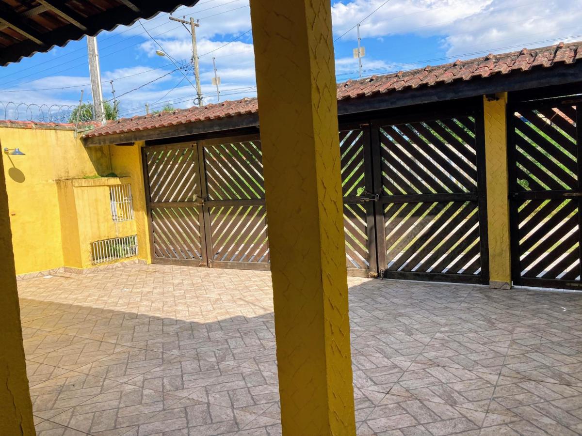 Casa com Amplo Quintal, Netflix, 5 minutos de carro da Praia