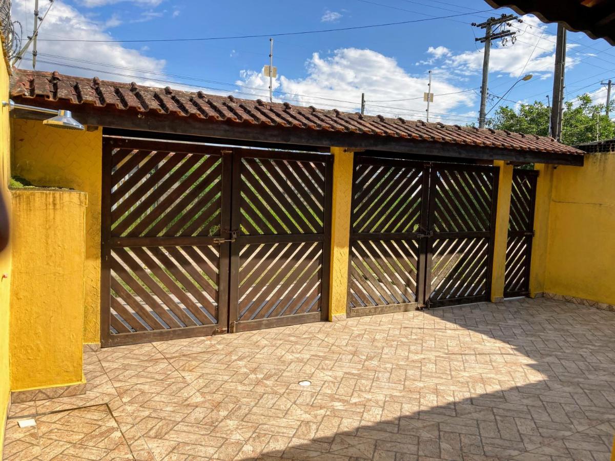 Casa com Amplo Quintal, Netflix, 5 minutos de carro da Praia