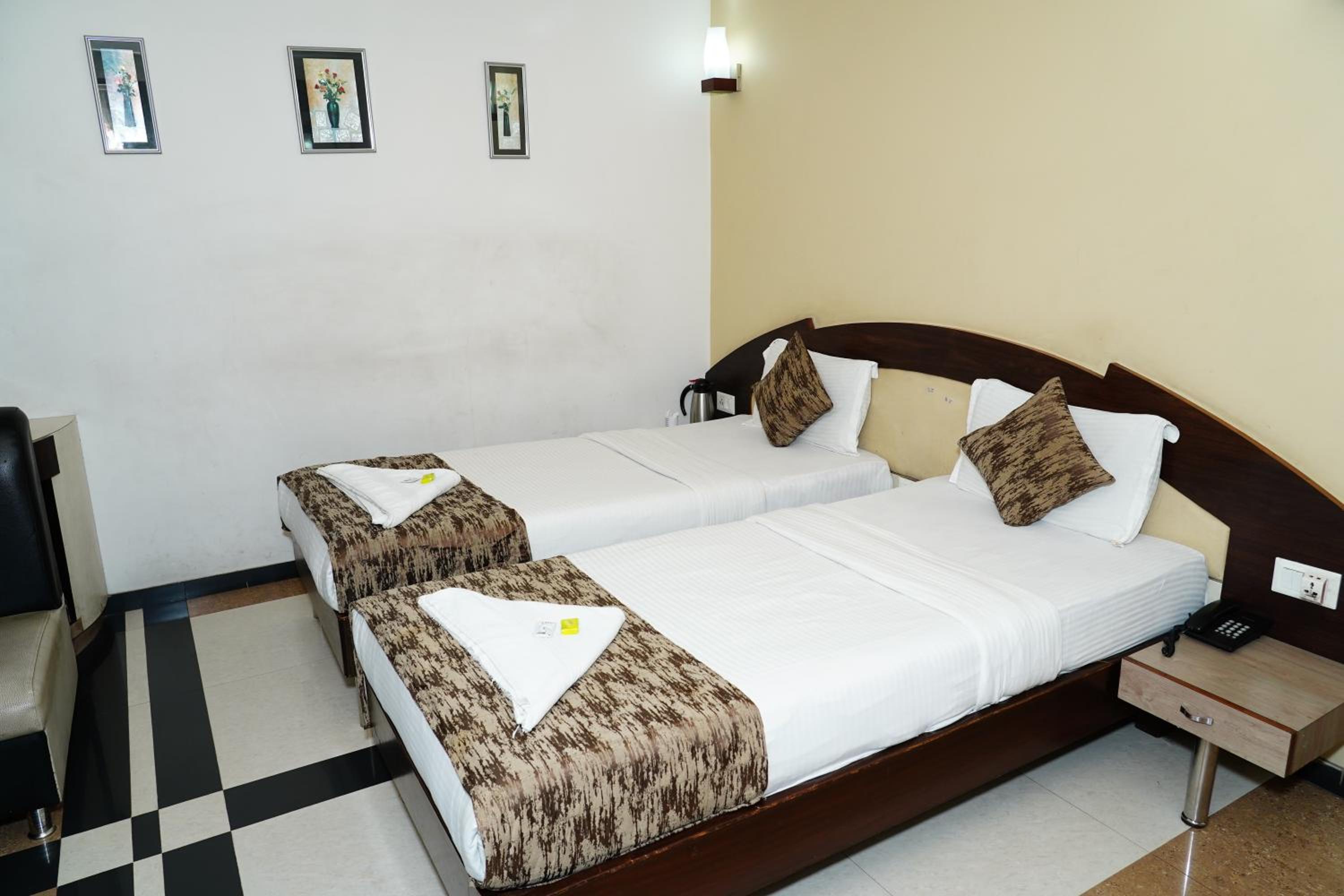 Marshall The Hotel