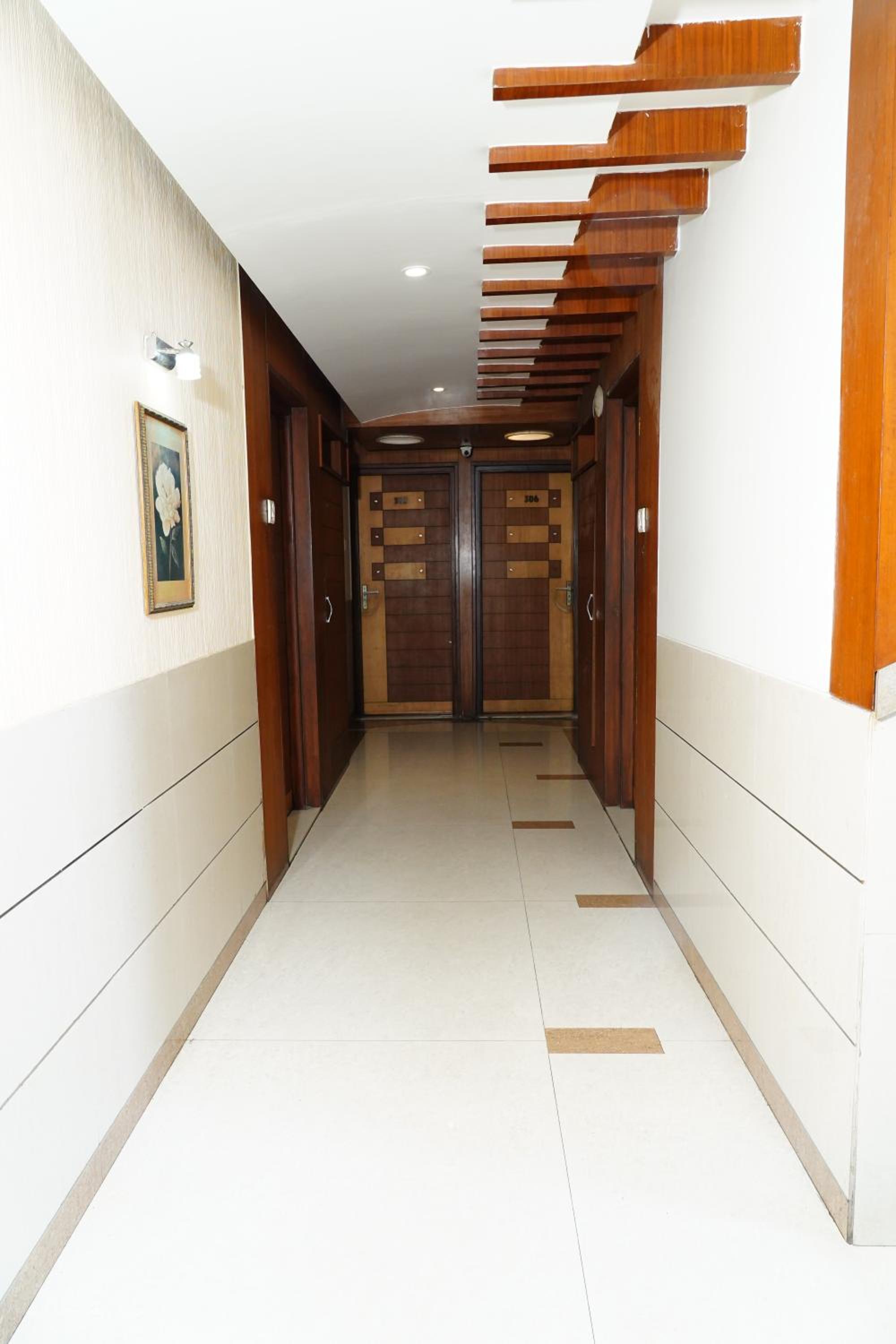 Marshall The Hotel