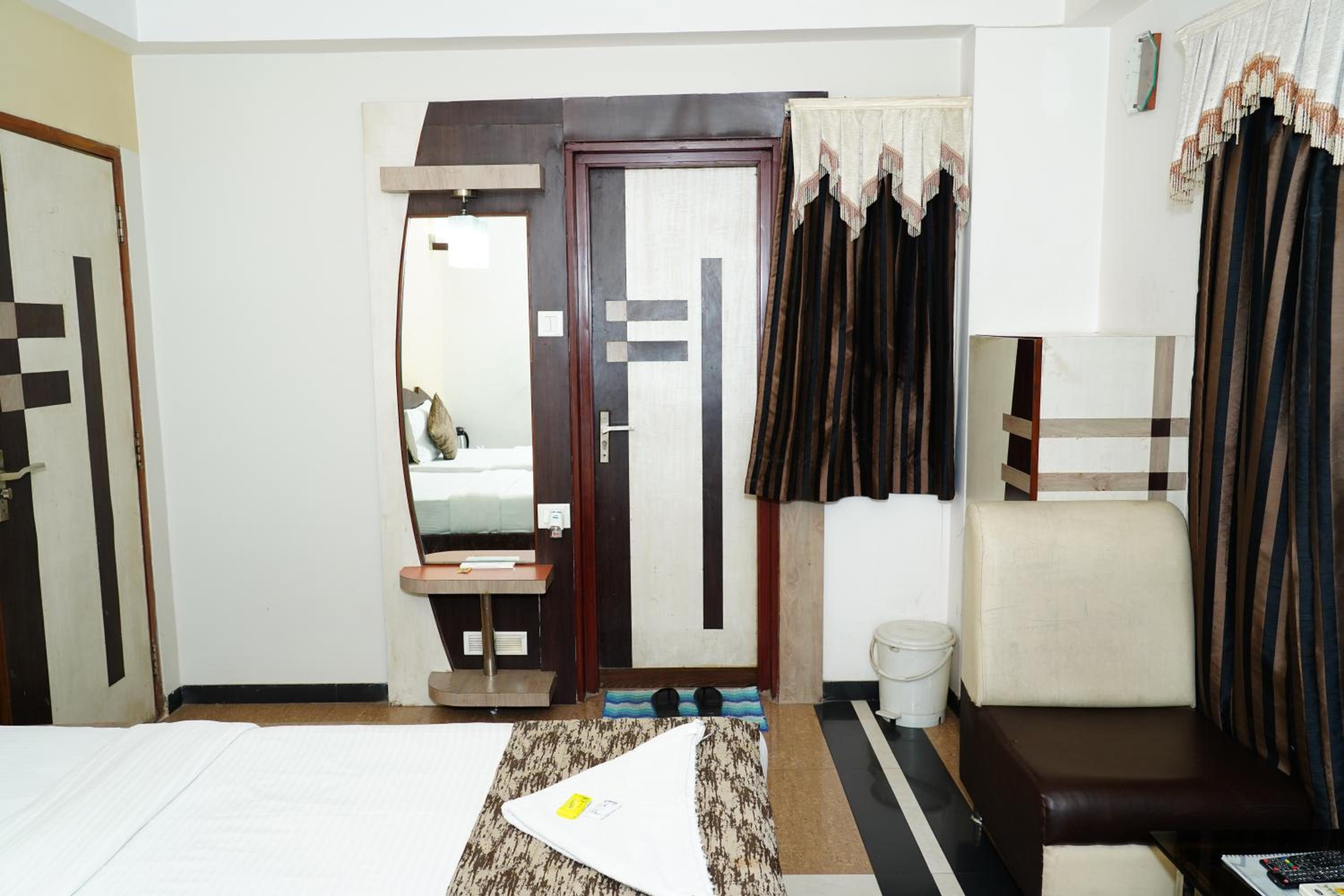 Marshall The Hotel