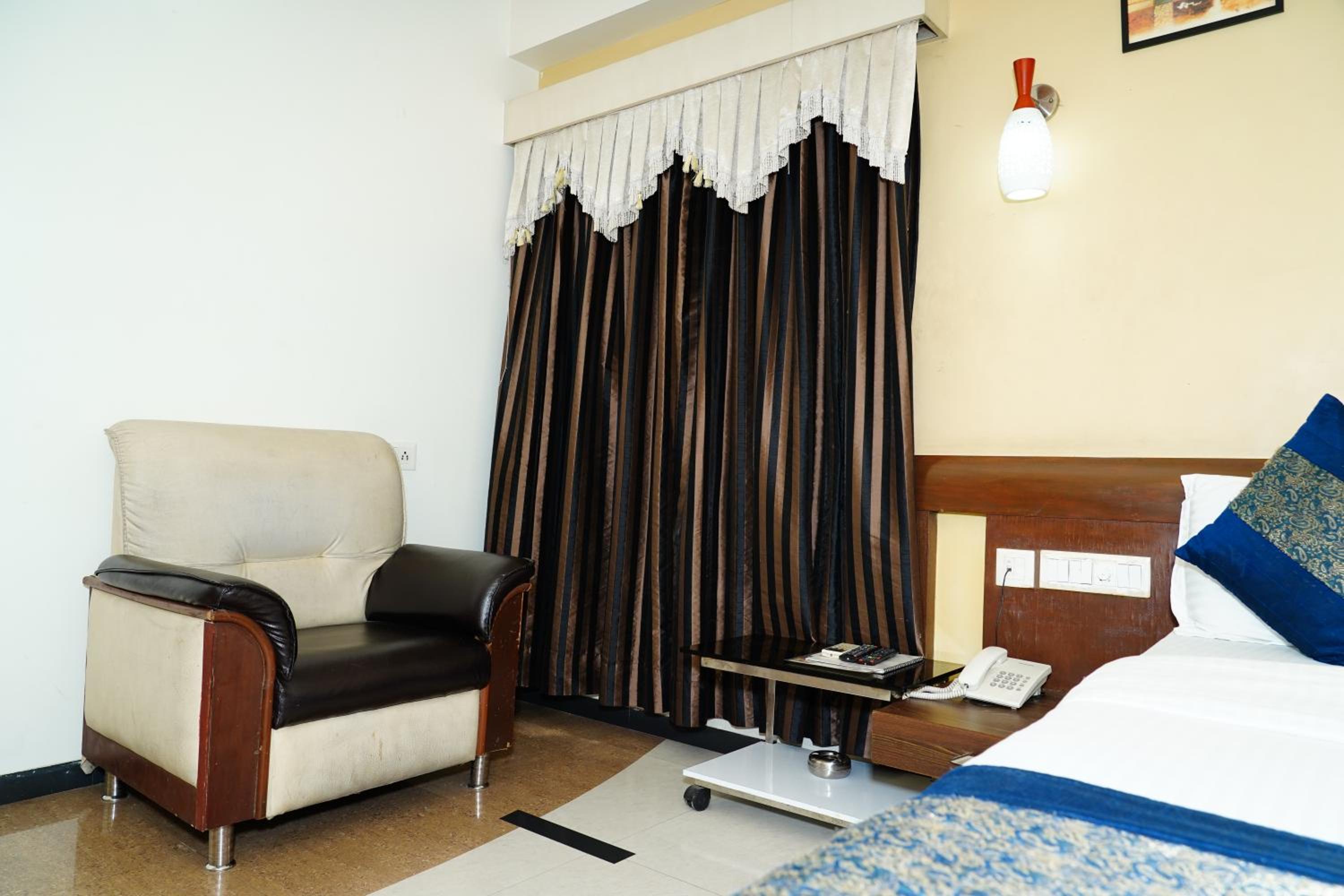 Marshall The Hotel