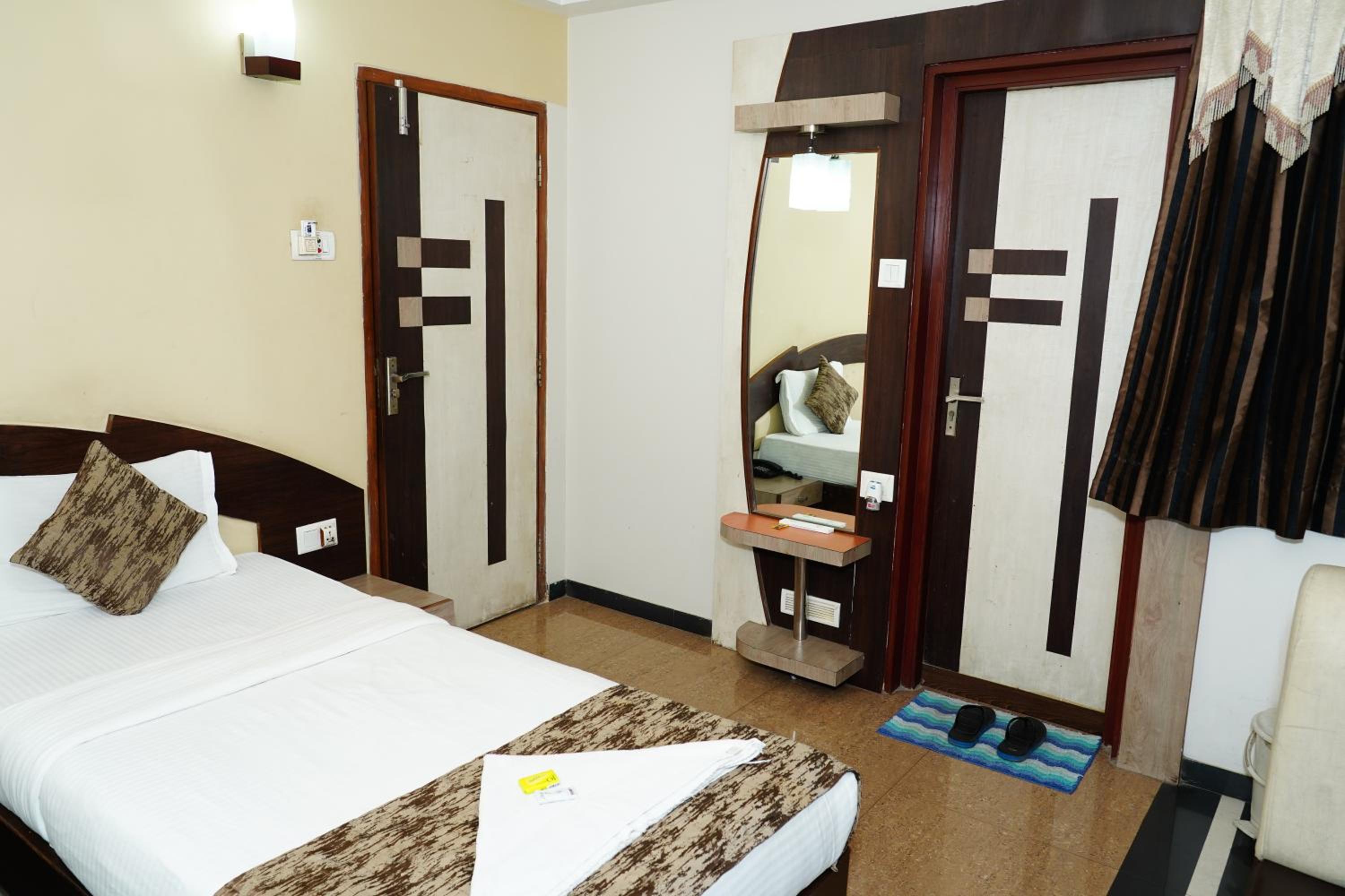 Marshall The Hotel