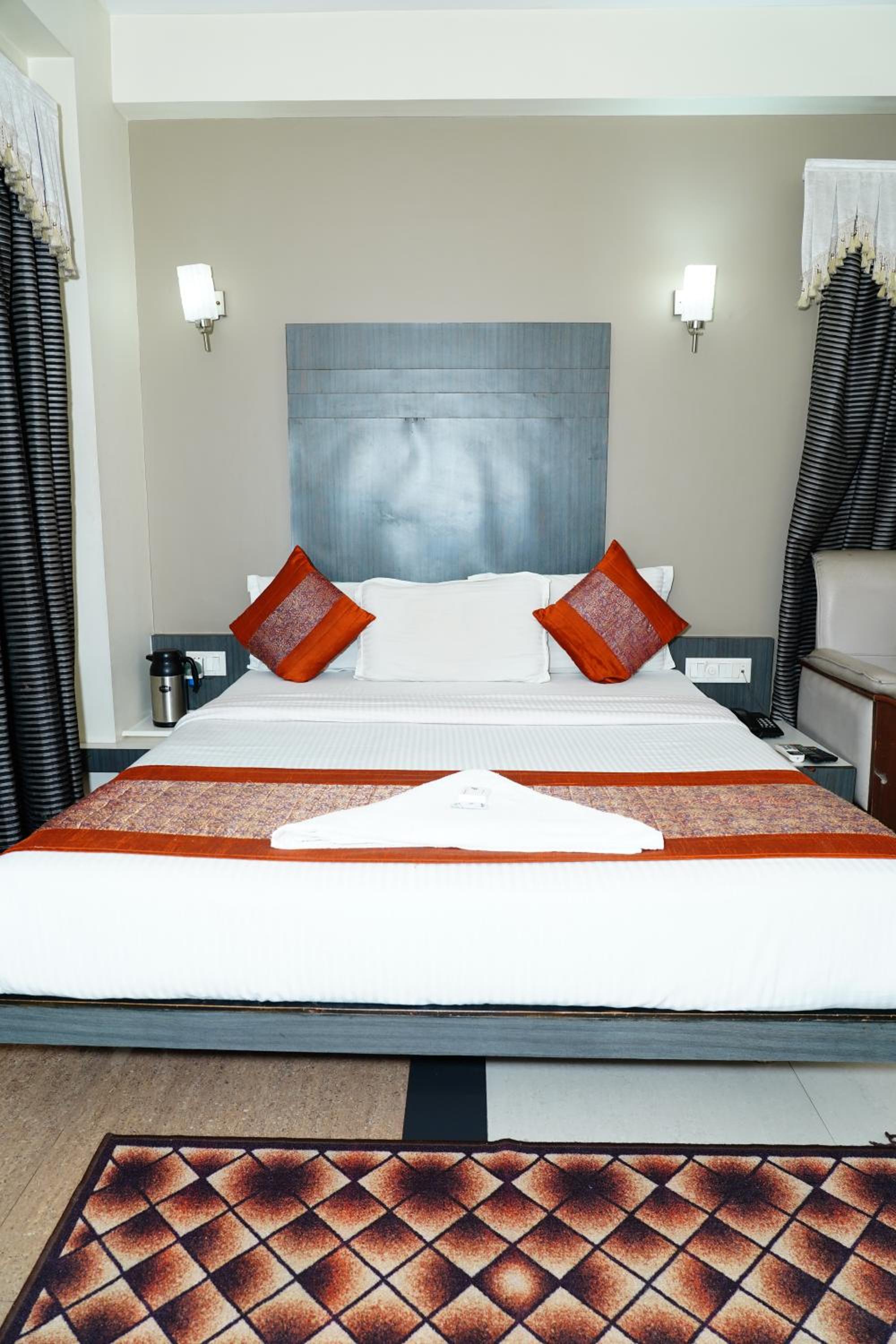 Marshall The Hotel