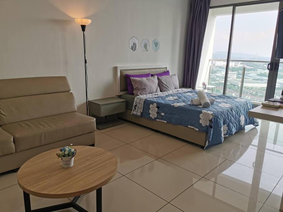 The Clover Studio Evo SOHO Bangi with WIFI+NETFLIX