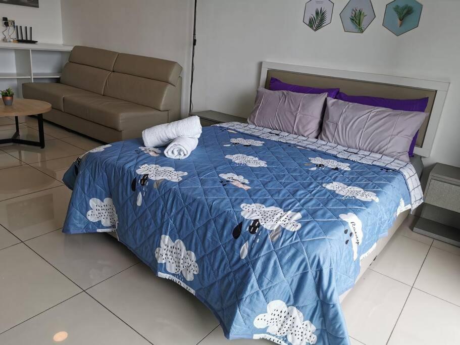 The Clover Studio Evo SOHO Bangi with WIFI+NETFLIX