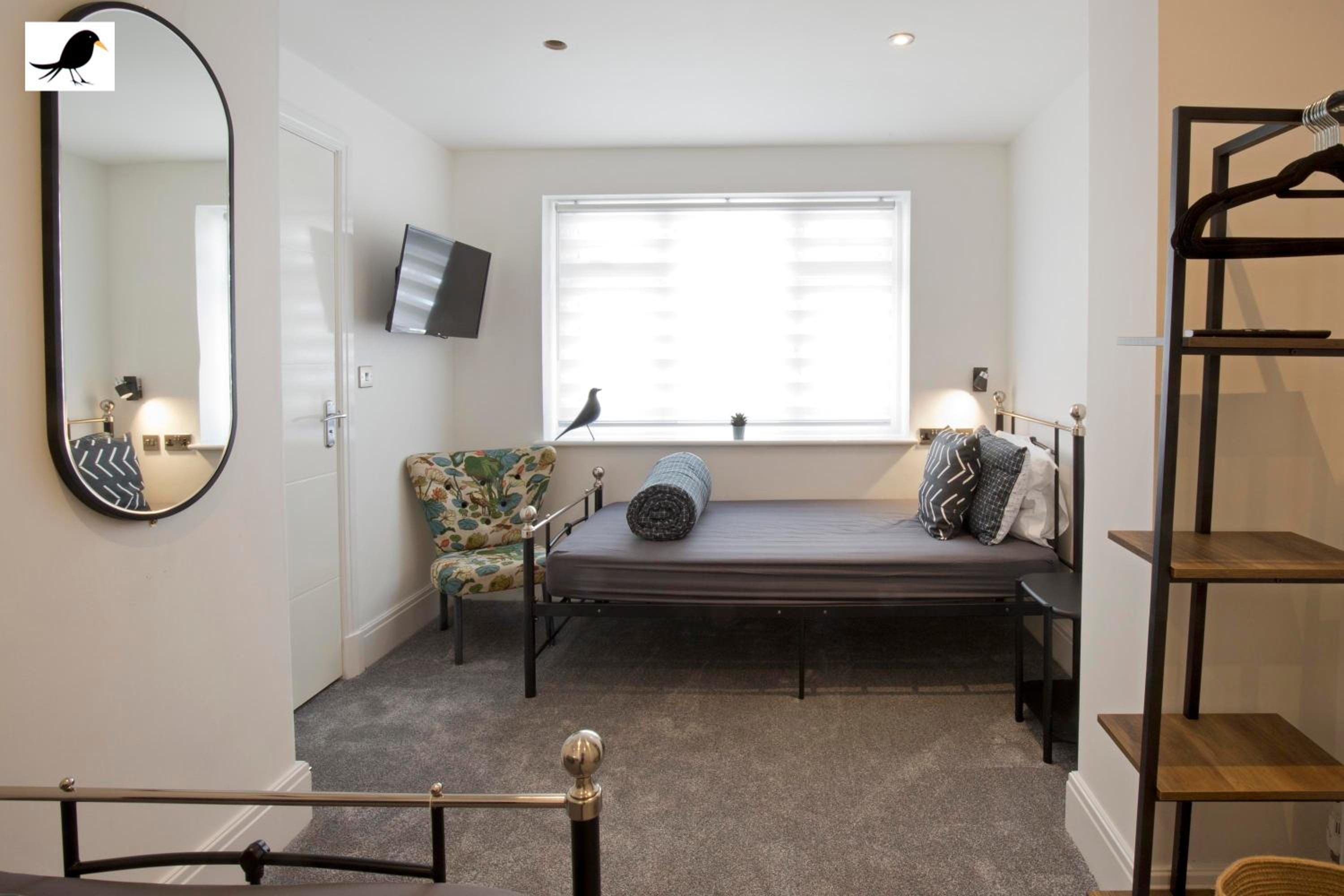 Blackbird Accommodation and Luxury Apartments room 12 view 5