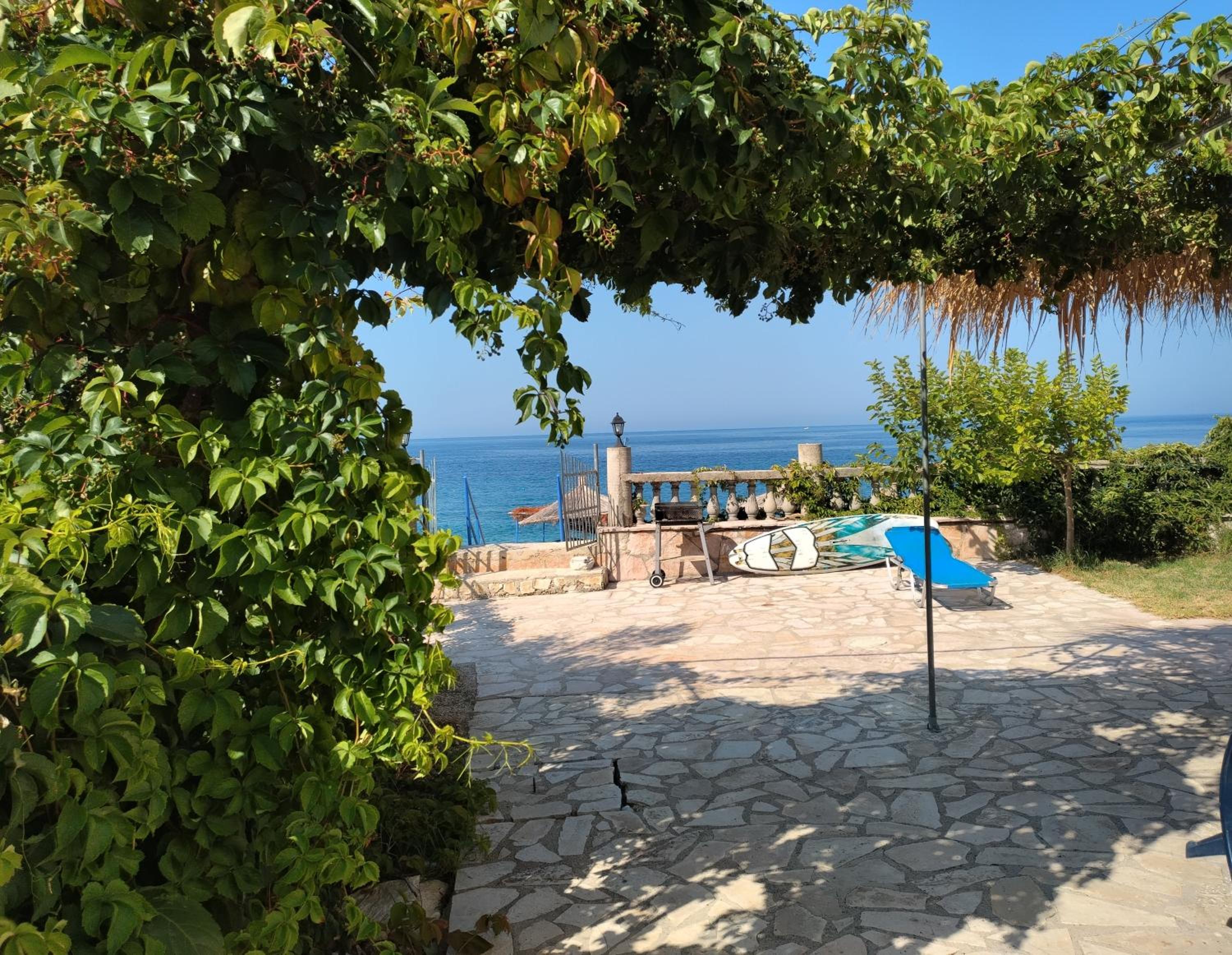 Magic Ionian Apartments & Rooms