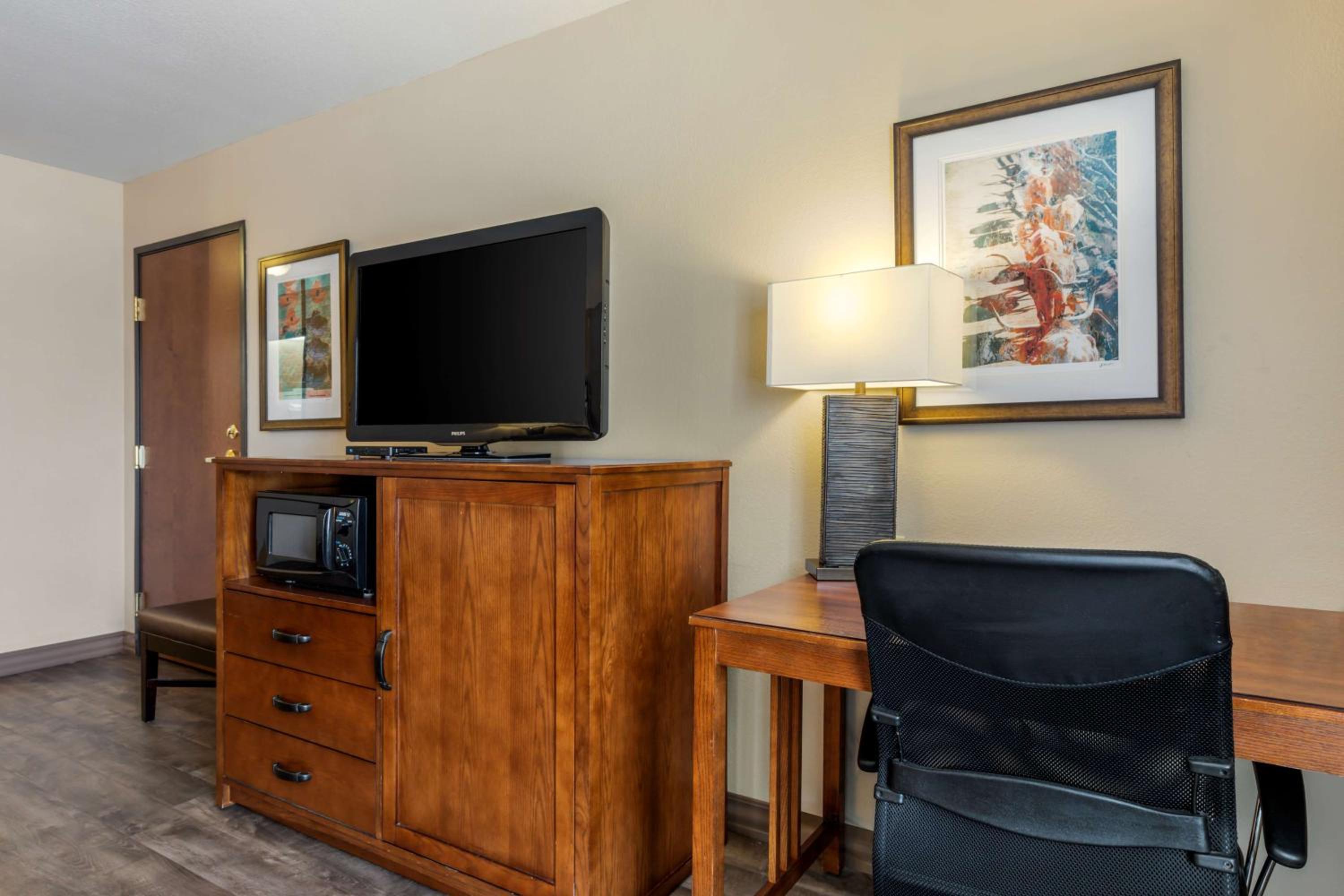Best Western Plus Red River Inn