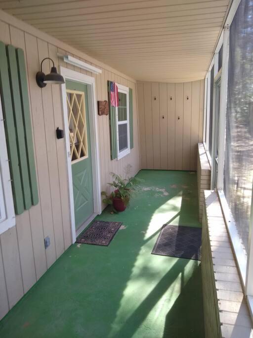 Huck's Hideaway near the Santa Fe River view 5