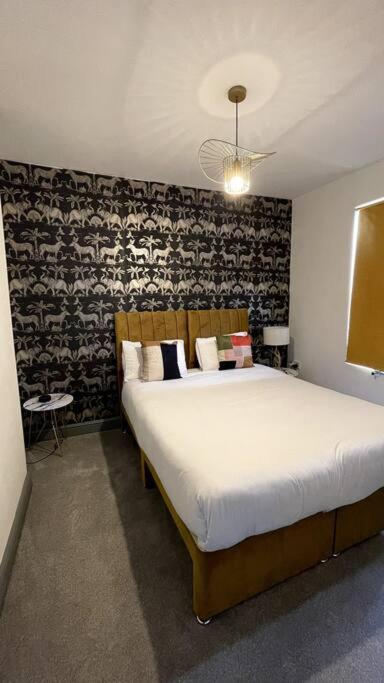 Leicester Vacations - Luxury 2 Bed Duplex Apartment by YO ROOM! - Leicester City- Free Parking - Property Image 49