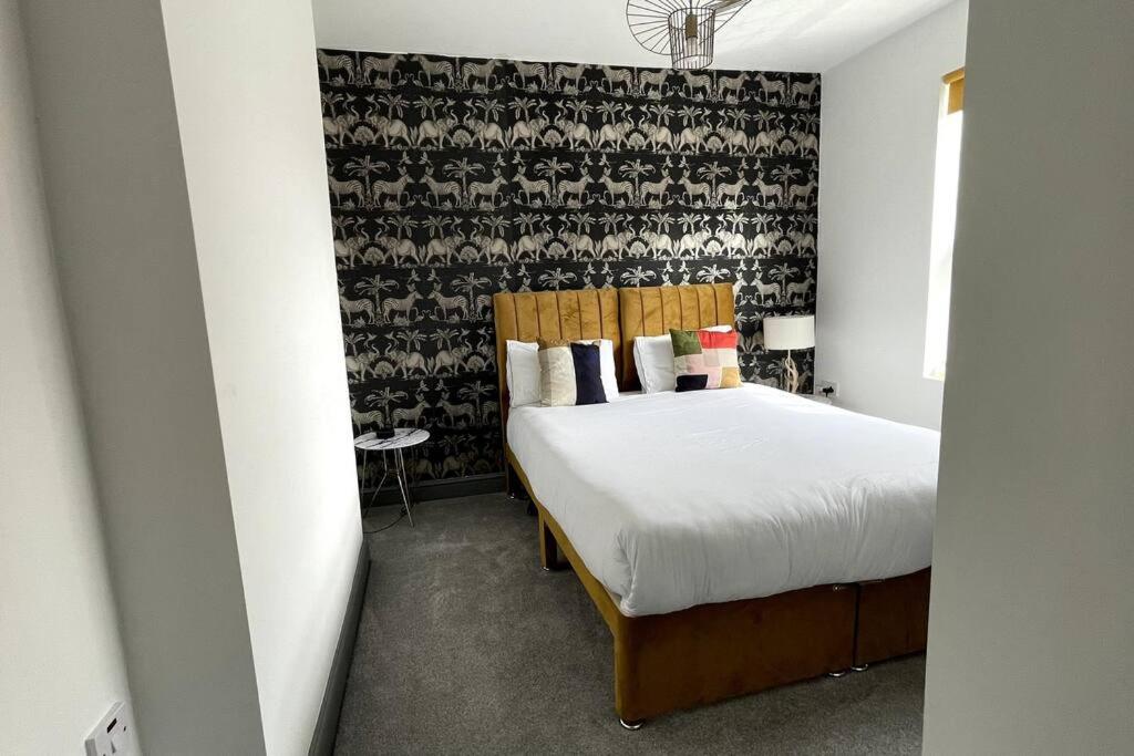Leicester Vacations - Luxury 2 Bed Duplex Apartment by YO ROOM! - Leicester City- Free Parking - Property Image 6