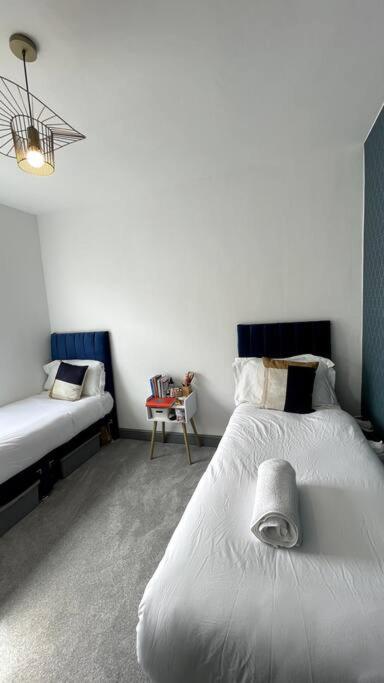 Leicester Vacations - Luxury 2 Bed Duplex Apartment by YO ROOM! - Leicester City- Free Parking - Property Image 12