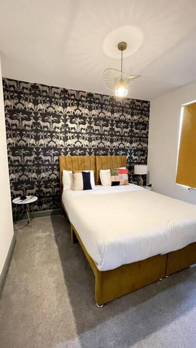 Leicester Vacations - Luxury 2 Bed Duplex Apartment by YO ROOM! - Leicester City- Free Parking - Property Image 14