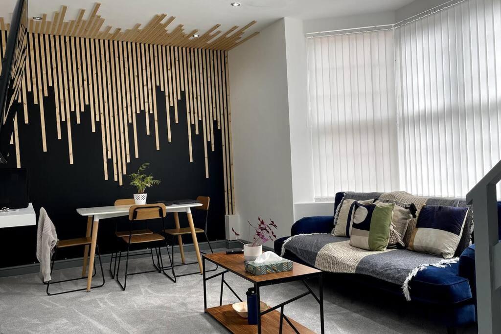 Leicester Vacations - Luxury 2 Bed Duplex Apartment by YO ROOM! - Leicester City- Free Parking - Property Image 18
